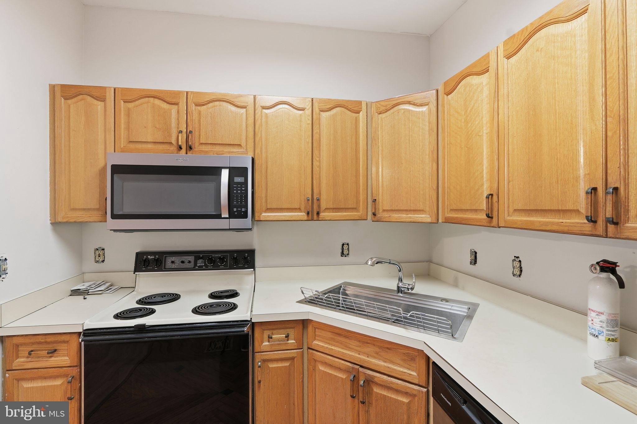 15663 VIEWPOINT CIRCLE