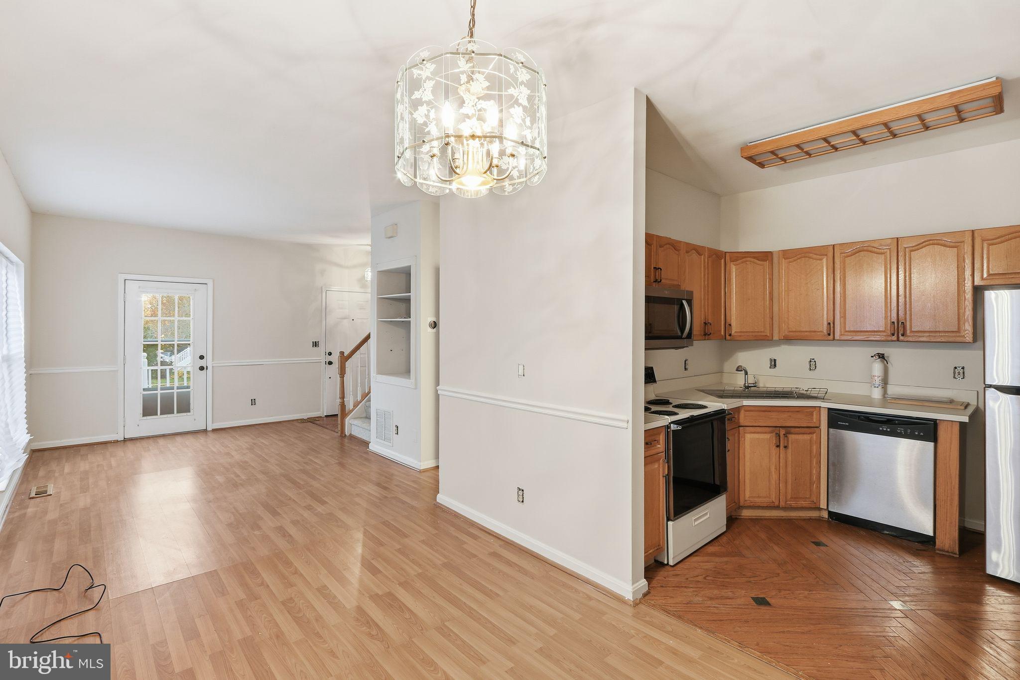 15663 VIEWPOINT CIRCLE