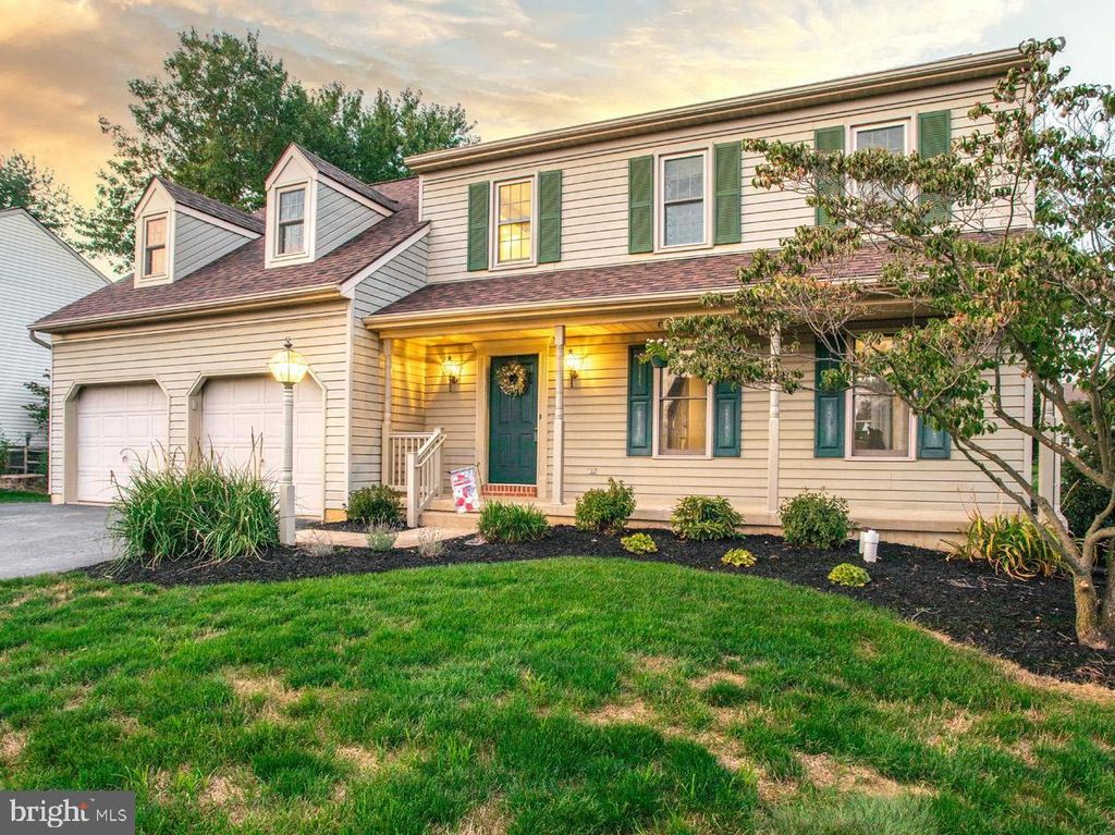 Photo of 6 Camellia Court, Lititz, PA 17543 (MLS # PALA2055832)