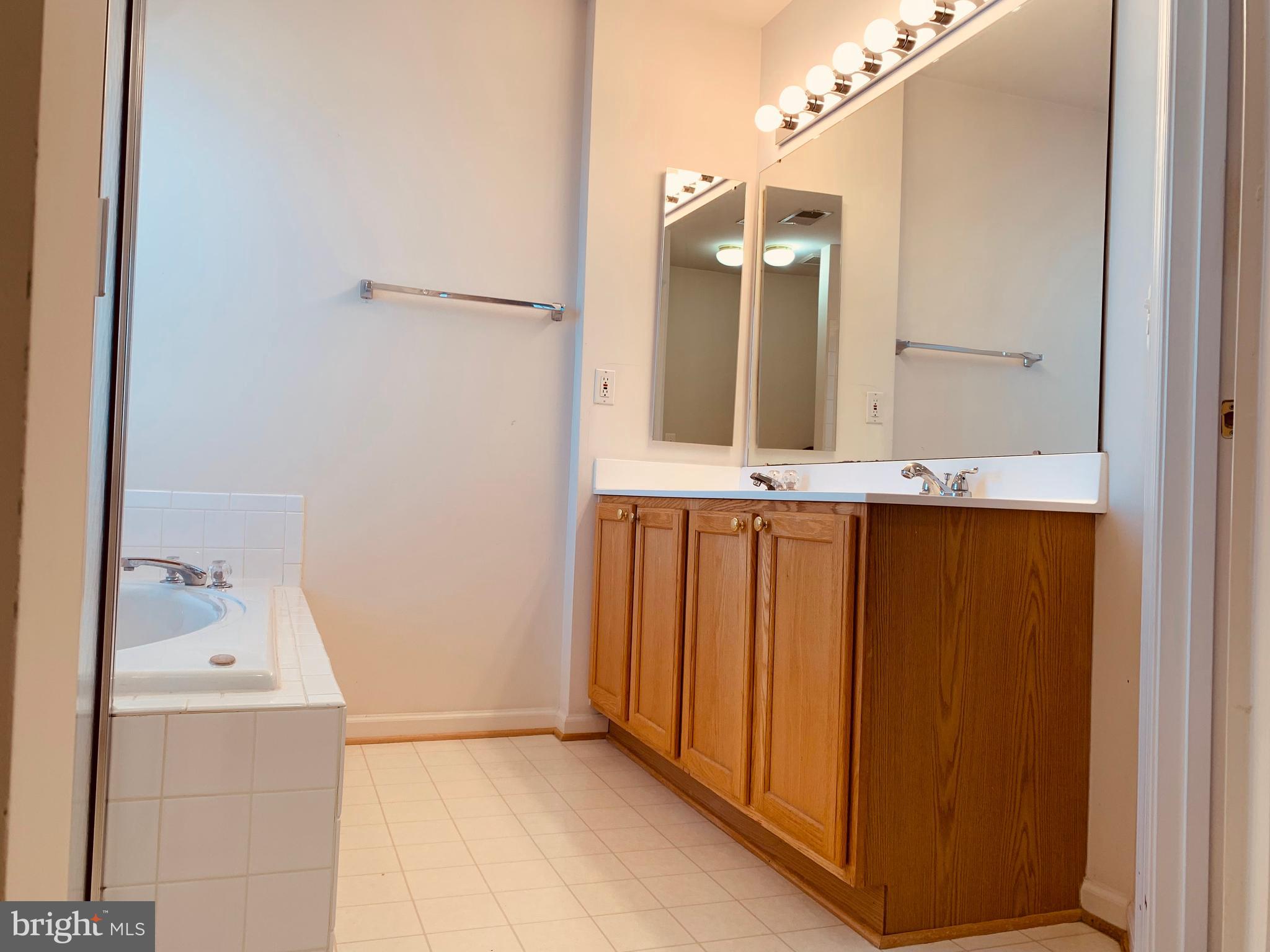 STRATFORD - Residential Lease