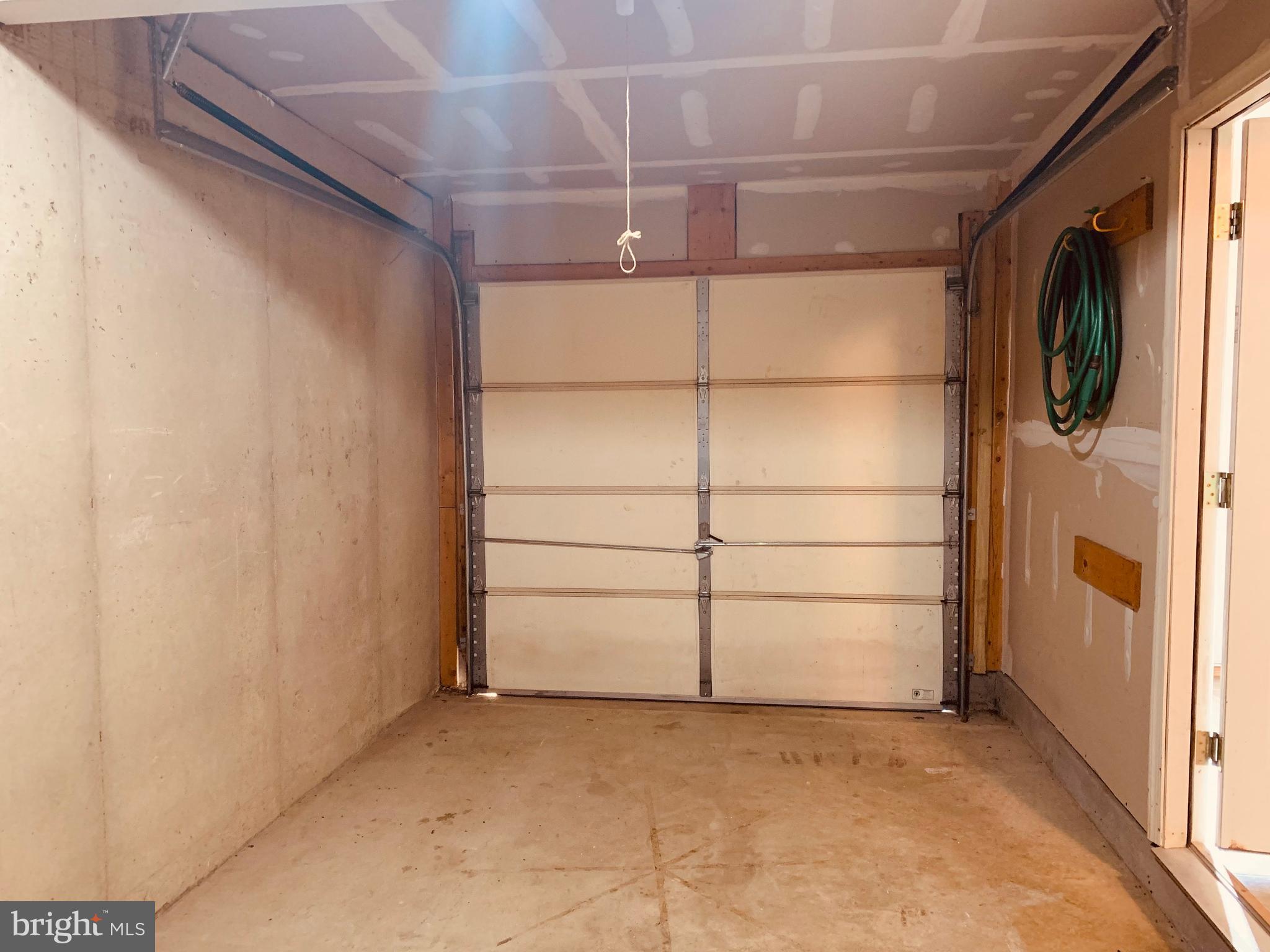 STRATFORD - Residential Lease