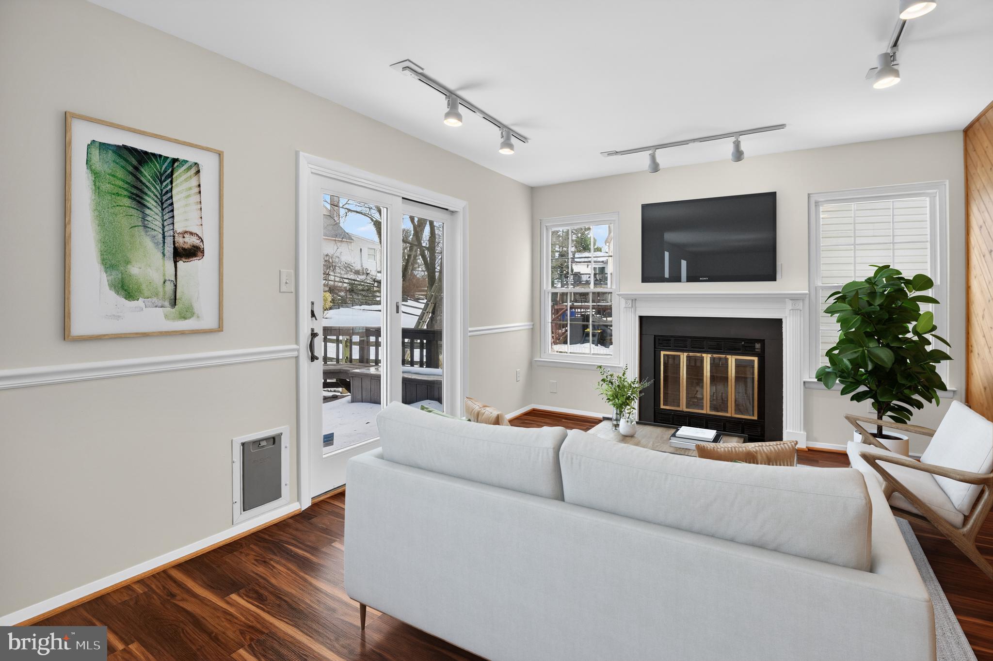 FLOWER HILL - Residential