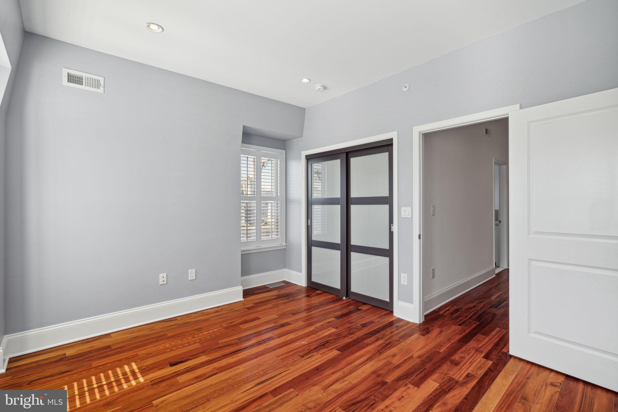 GRADUATE HOSPITAL - Residential