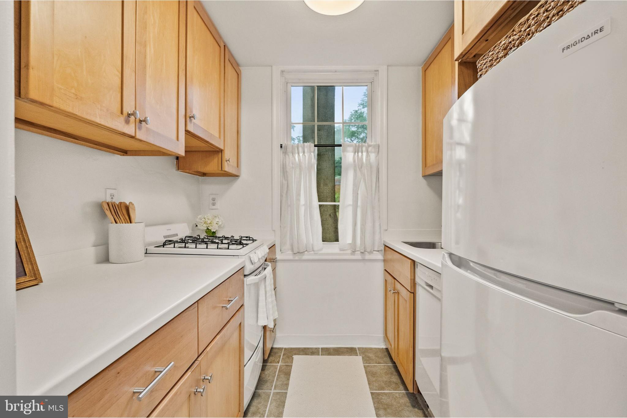 230 N THOMAS STREET 230-3
