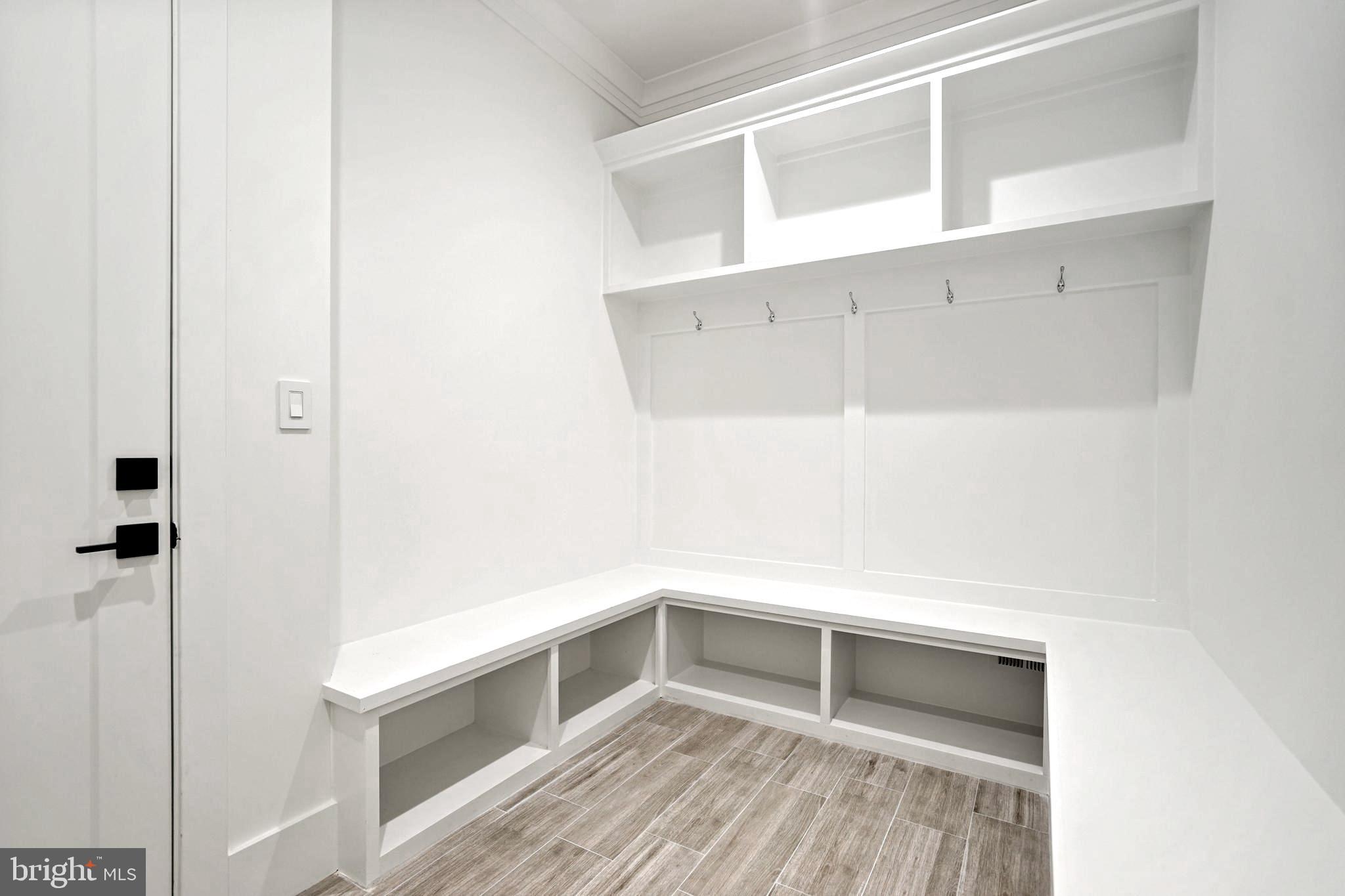 BERKSHIRE OAKWOOD - Residential