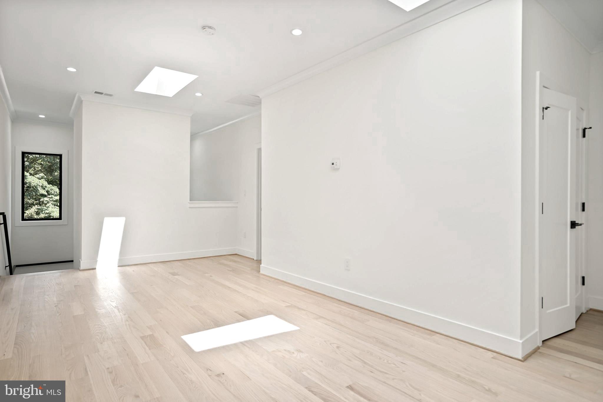 BERKSHIRE OAKWOOD - Residential