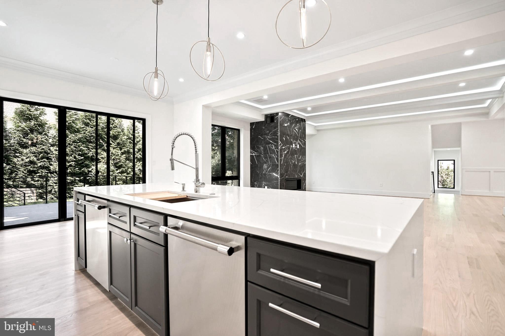 BERKSHIRE OAKWOOD - Residential