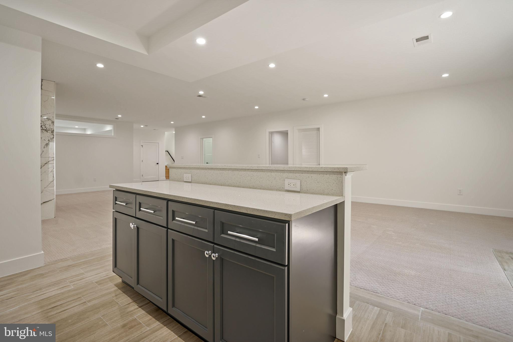 BERKSHIRE OAKWOOD - Residential