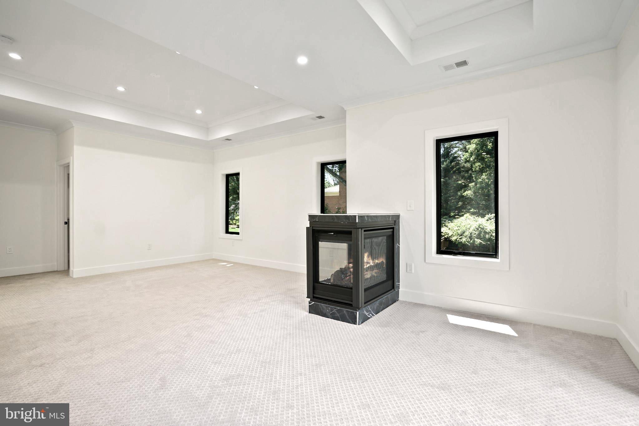 BERKSHIRE OAKWOOD - Residential