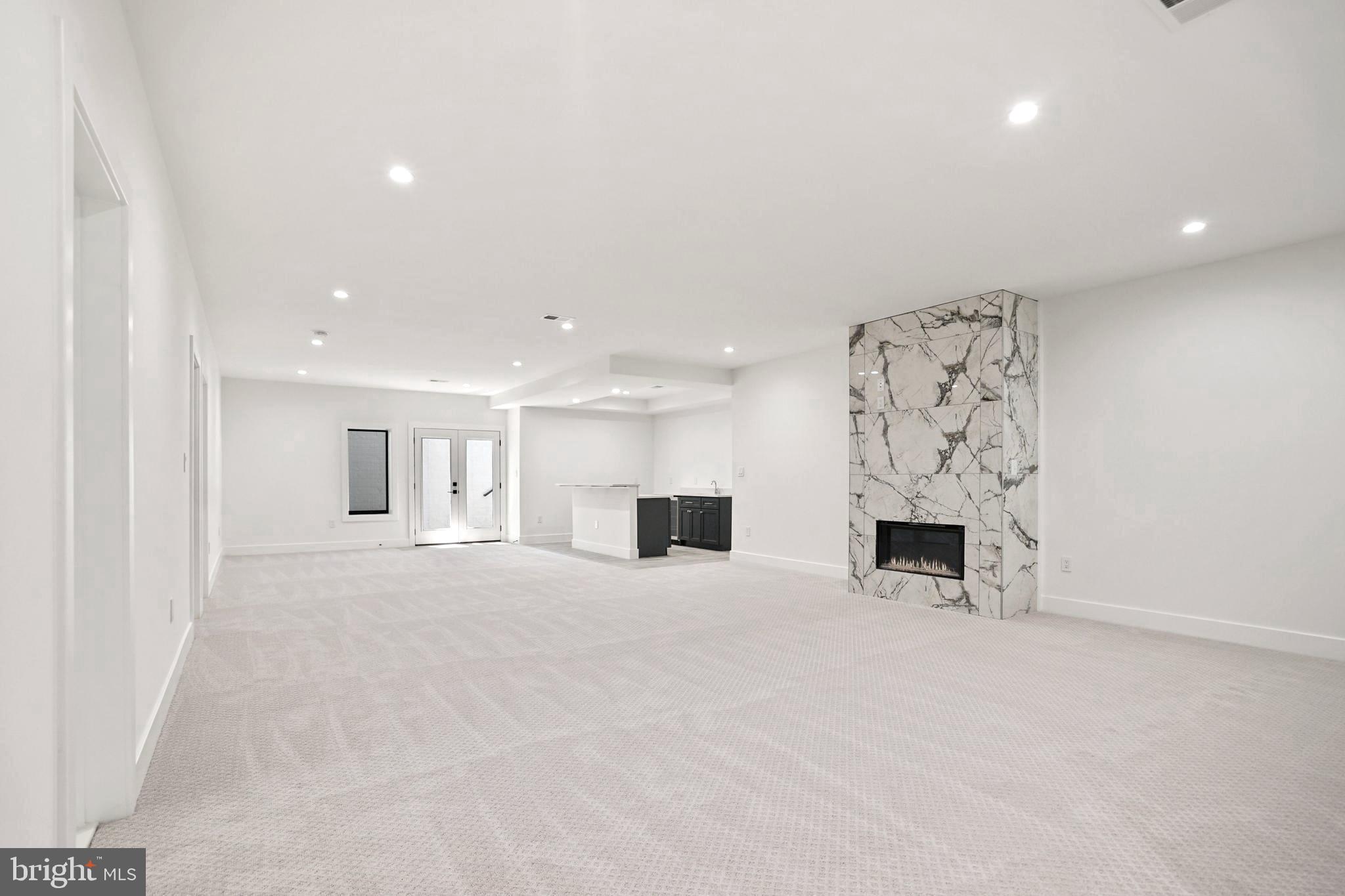 BERKSHIRE OAKWOOD - Residential