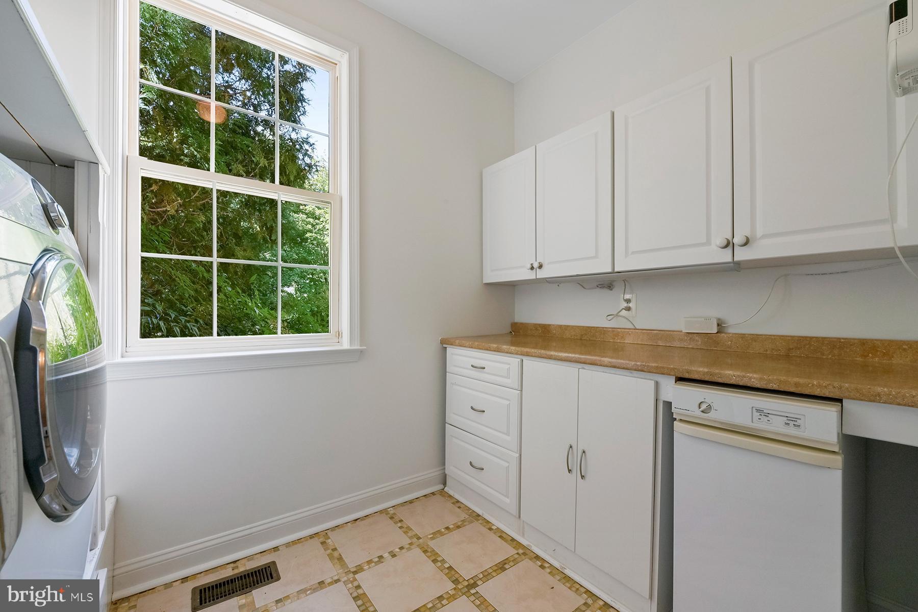 SEVERN MANOR - Residential