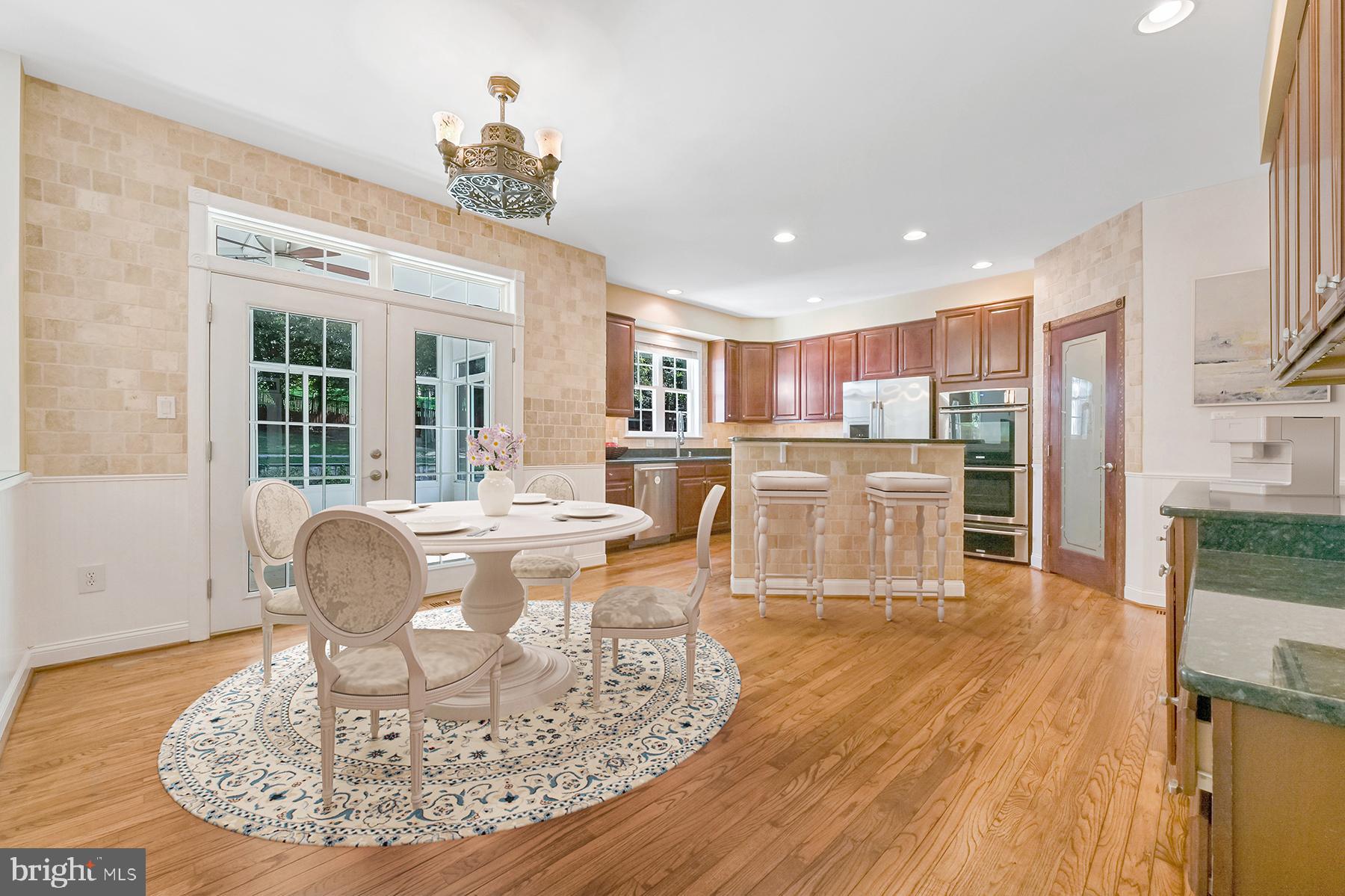 SEVERN MANOR - Residential