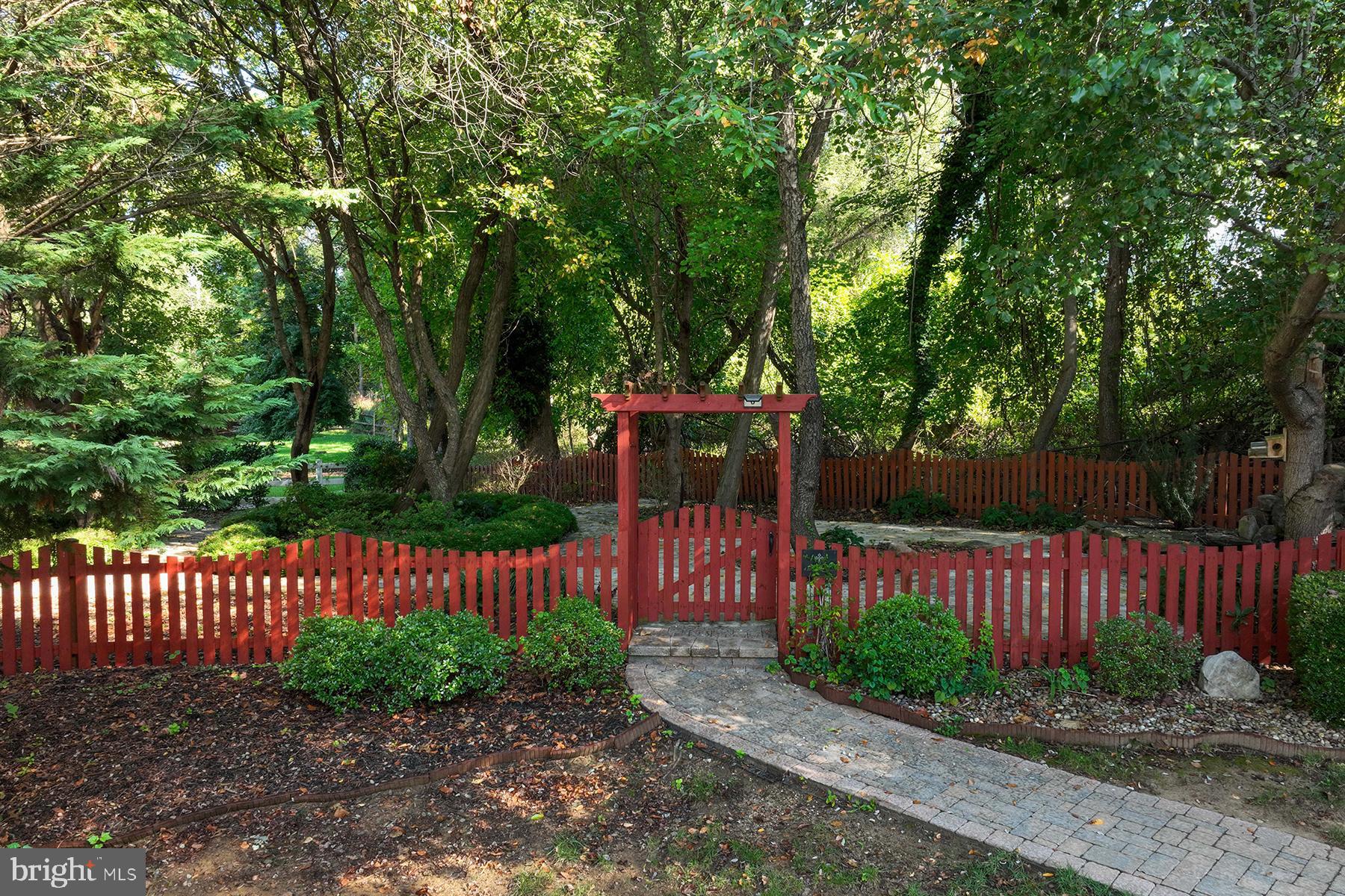 SEVERN MANOR - Residential