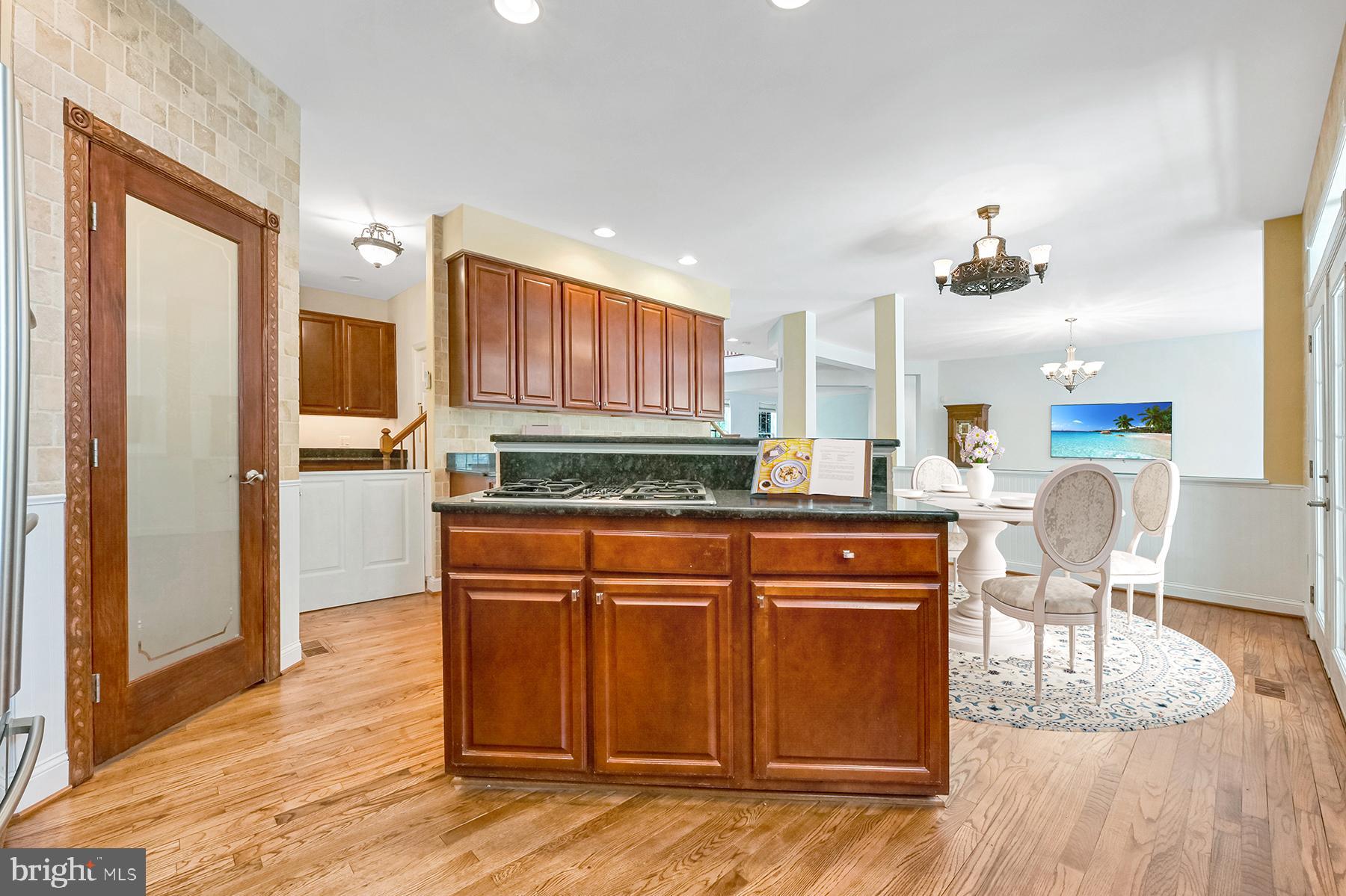 SEVERN MANOR - Residential