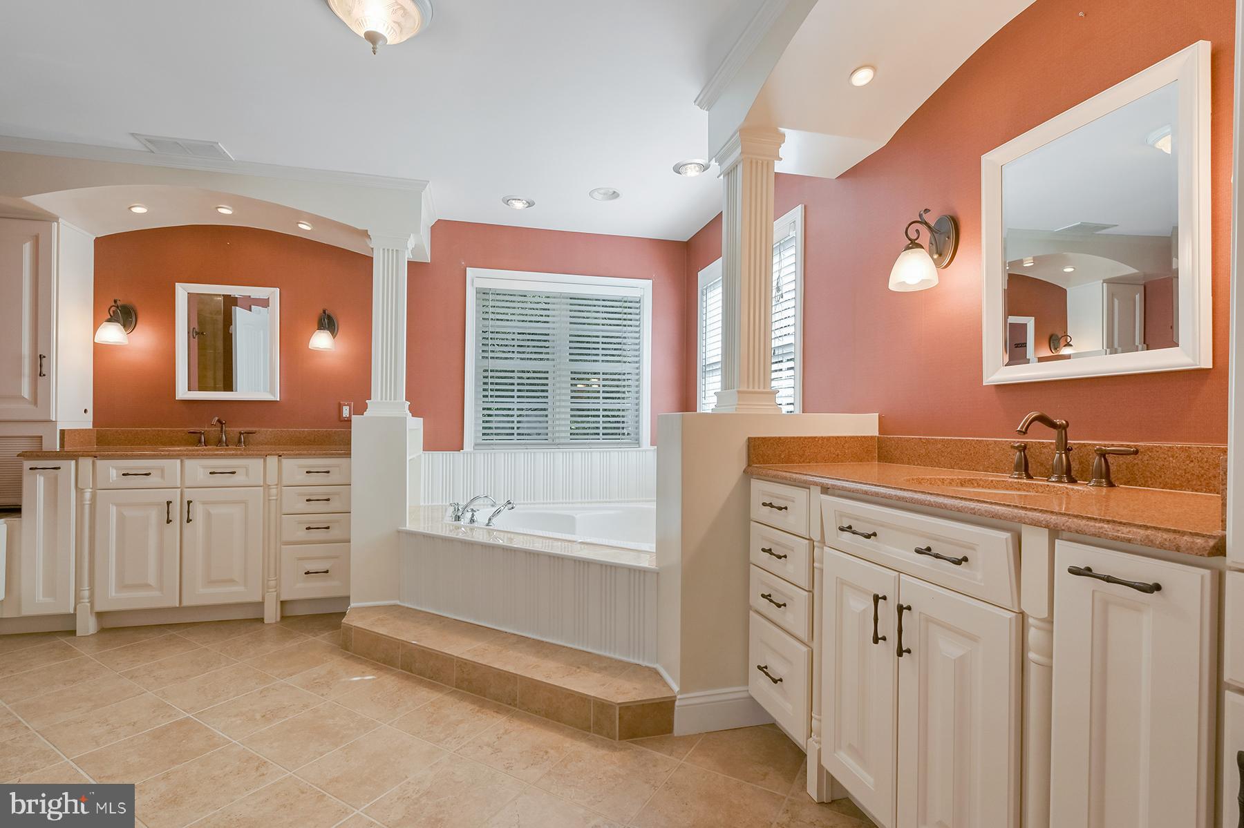 SEVERN MANOR - Residential