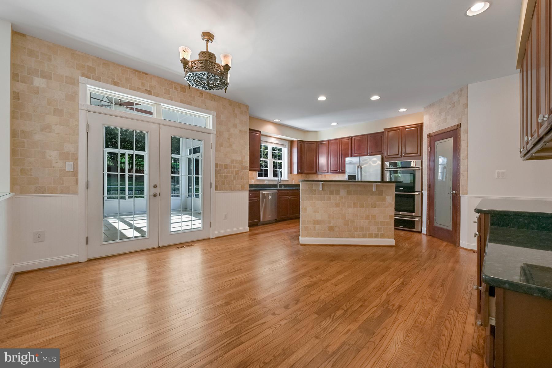 SEVERN MANOR - Residential