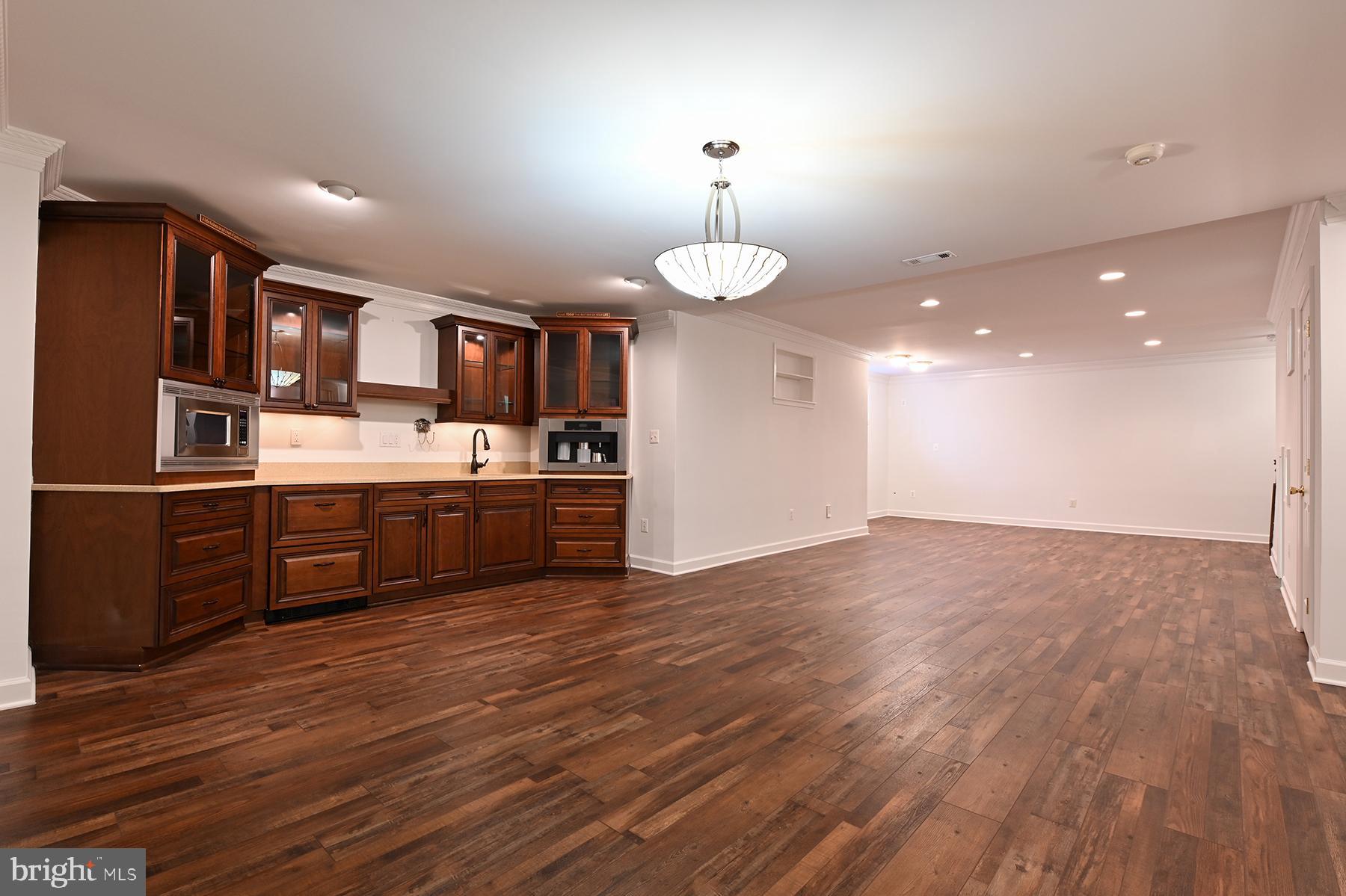 SEVERN MANOR - Residential