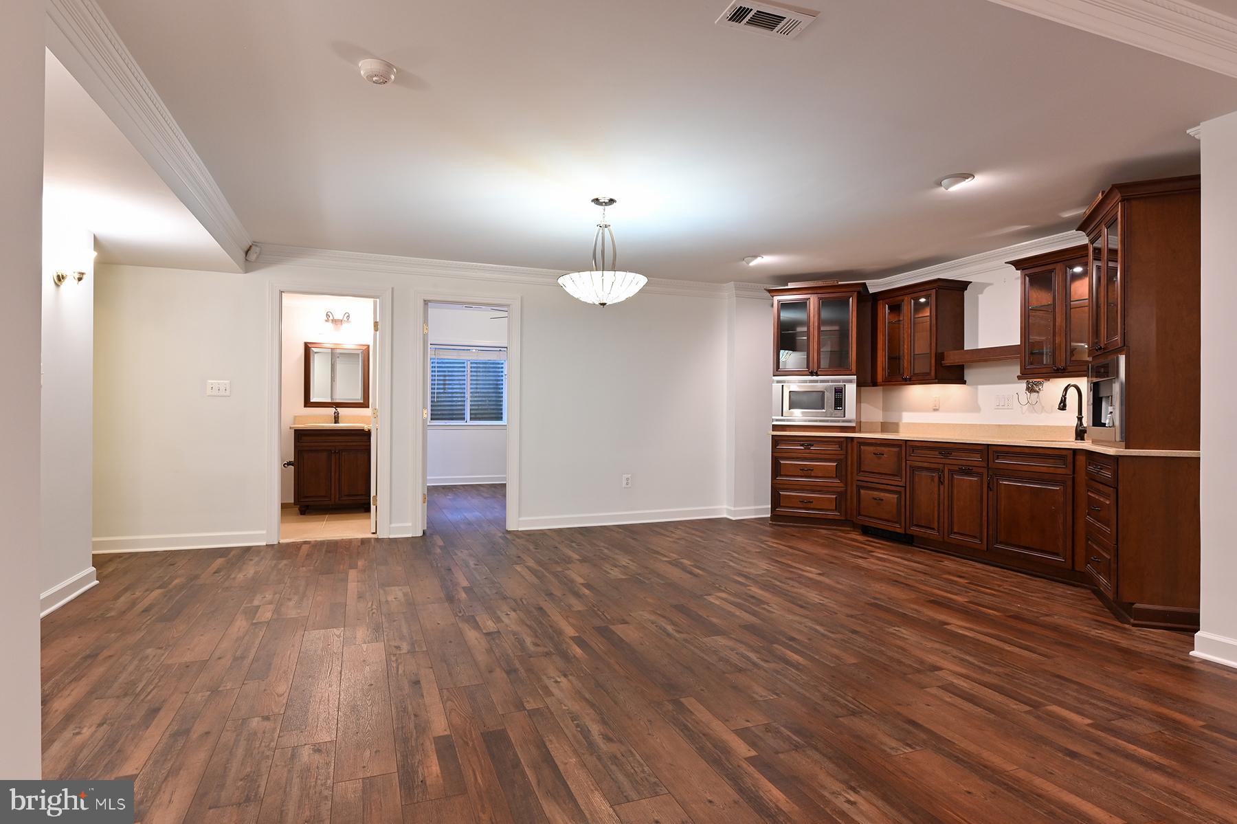 SEVERN MANOR - Residential