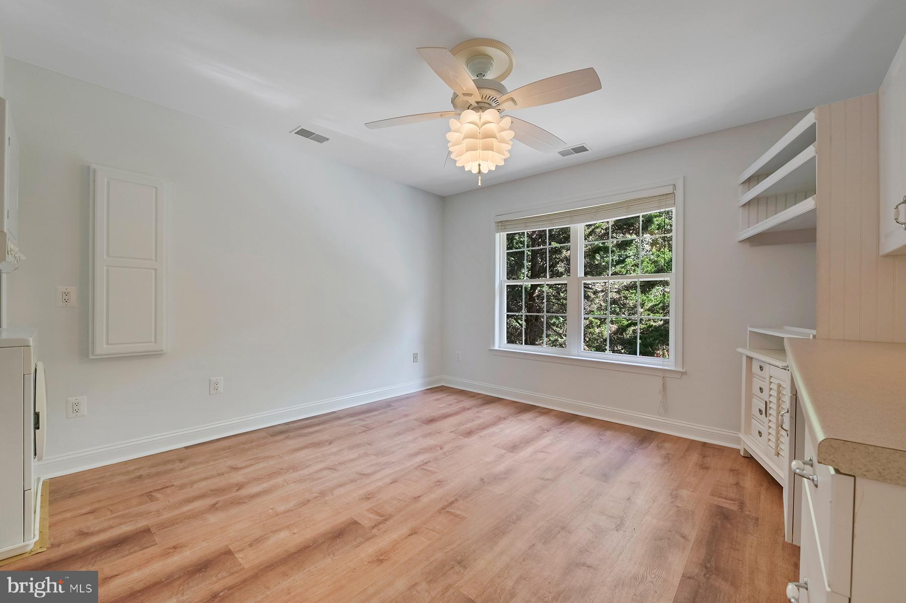 SEVERN MANOR - Residential