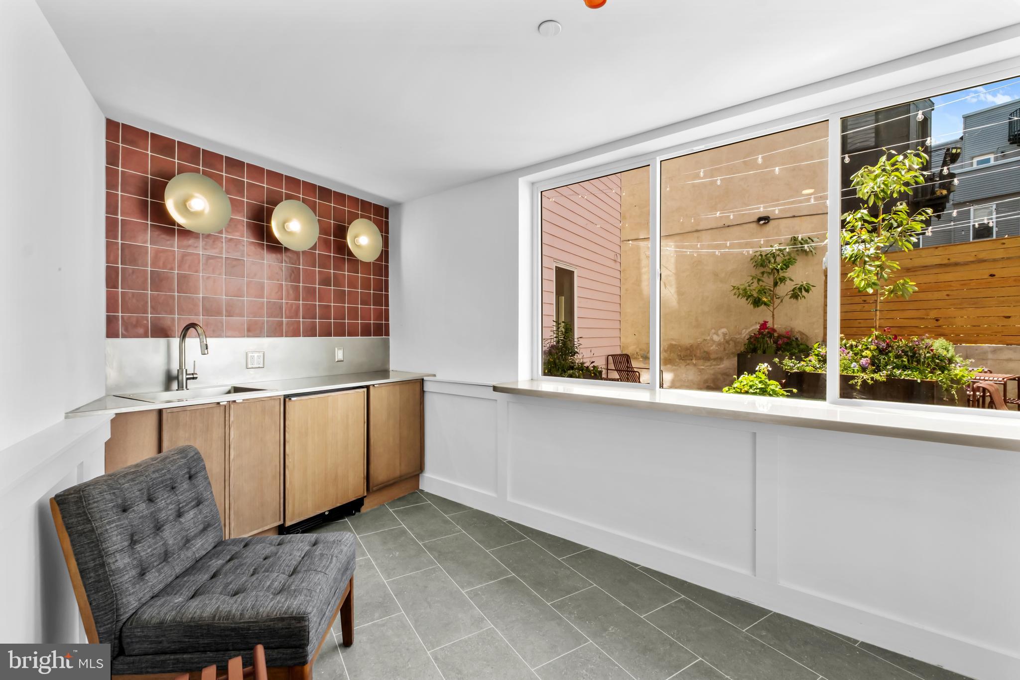 EAST KENSINGTON - Residential Lease