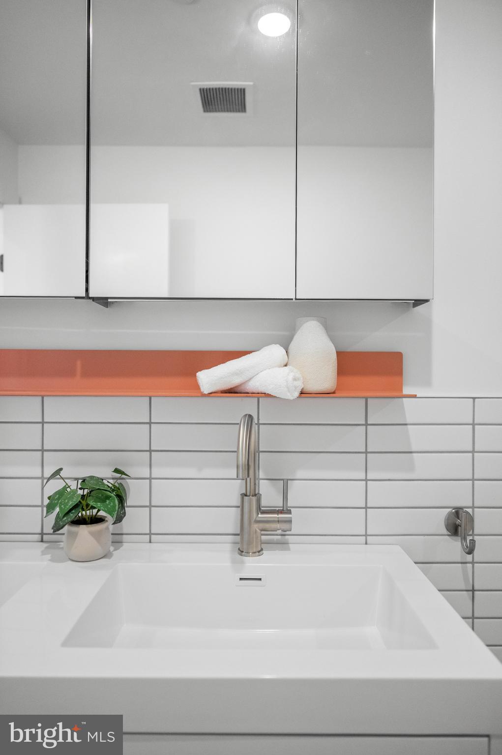 EAST KENSINGTON - Residential Lease