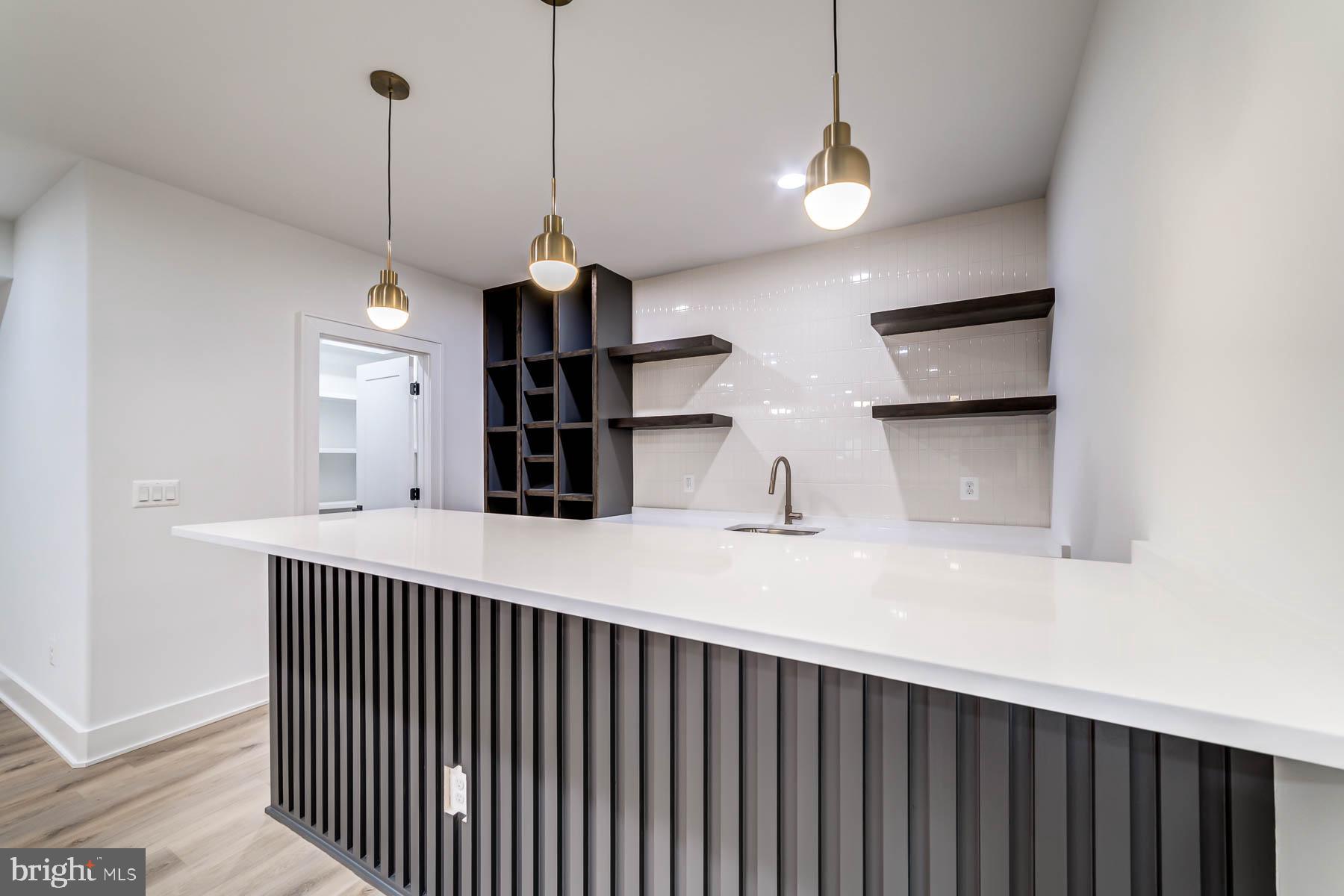 VIENNA WOODS - Residential