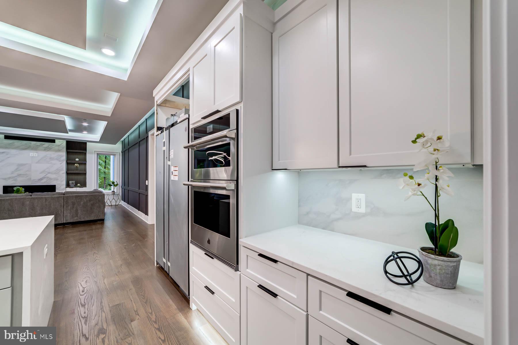 VIENNA WOODS - Residential