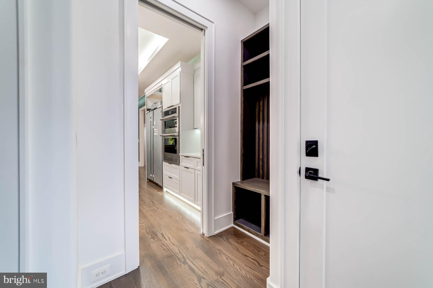 VIENNA WOODS - Residential