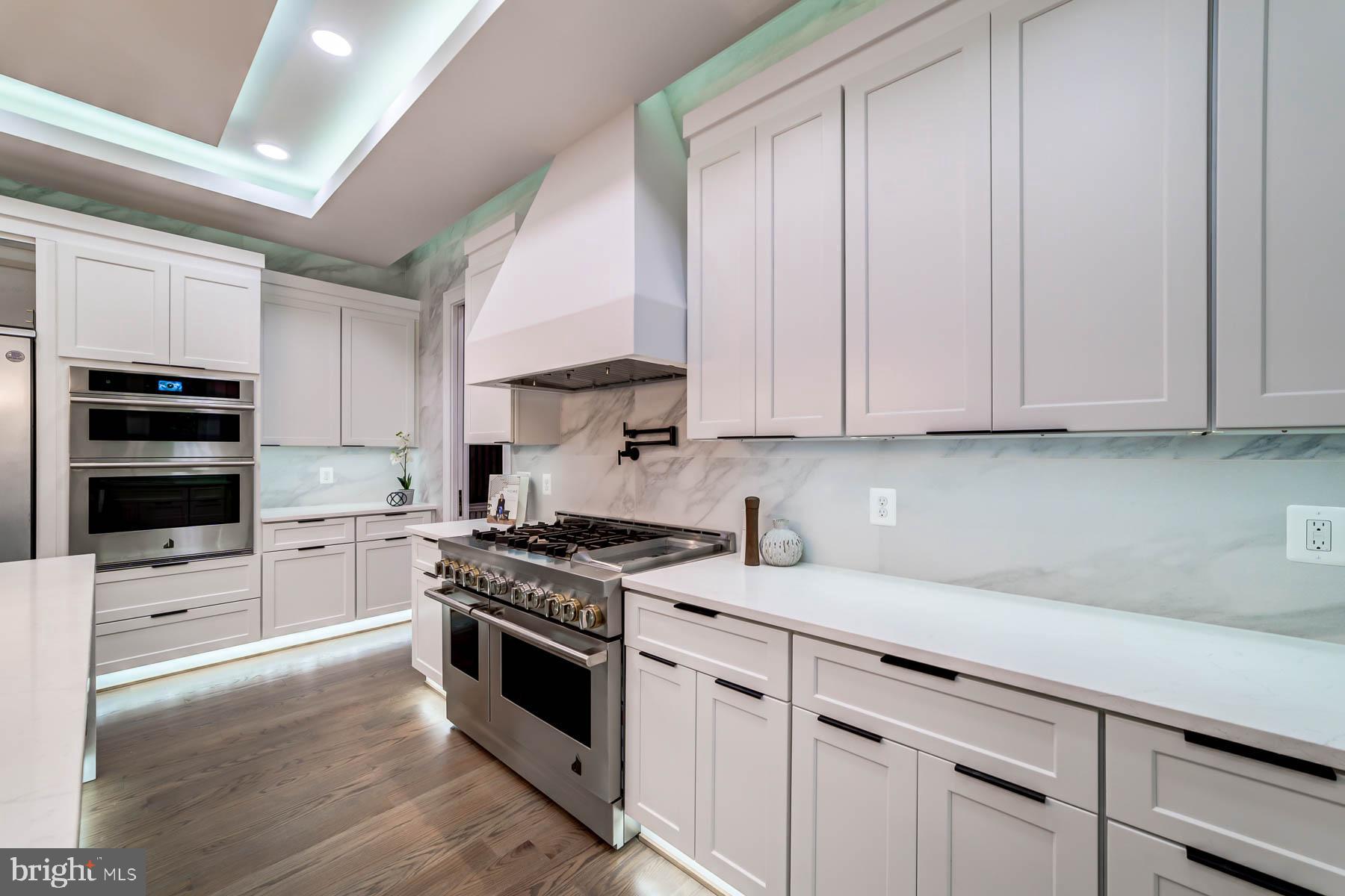 VIENNA WOODS - Residential