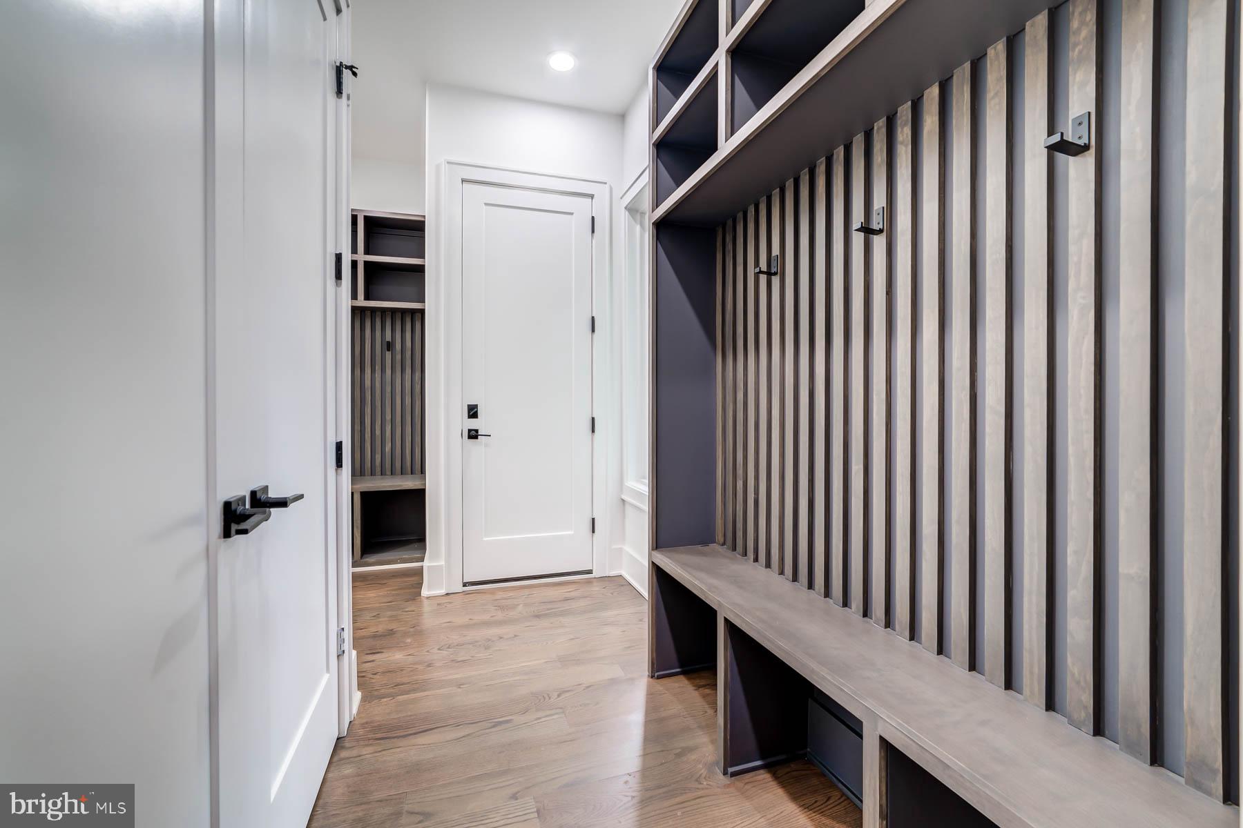 VIENNA WOODS - Residential