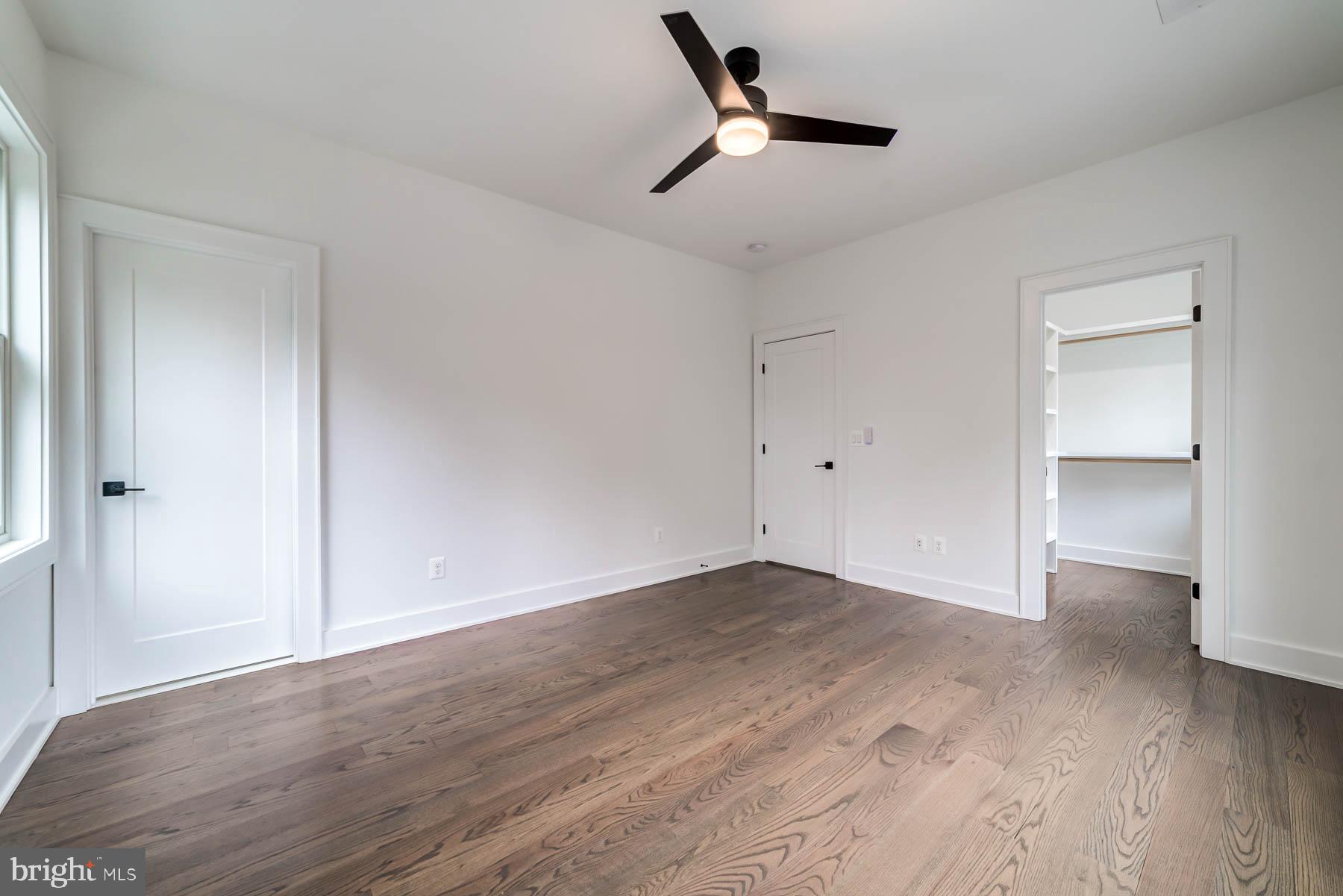 VIENNA WOODS - Residential