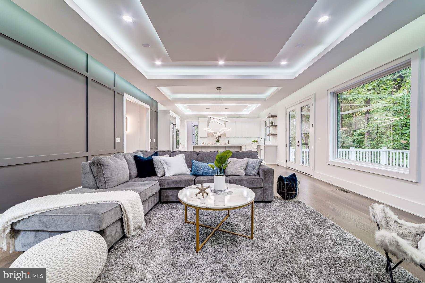 VIENNA WOODS - Residential