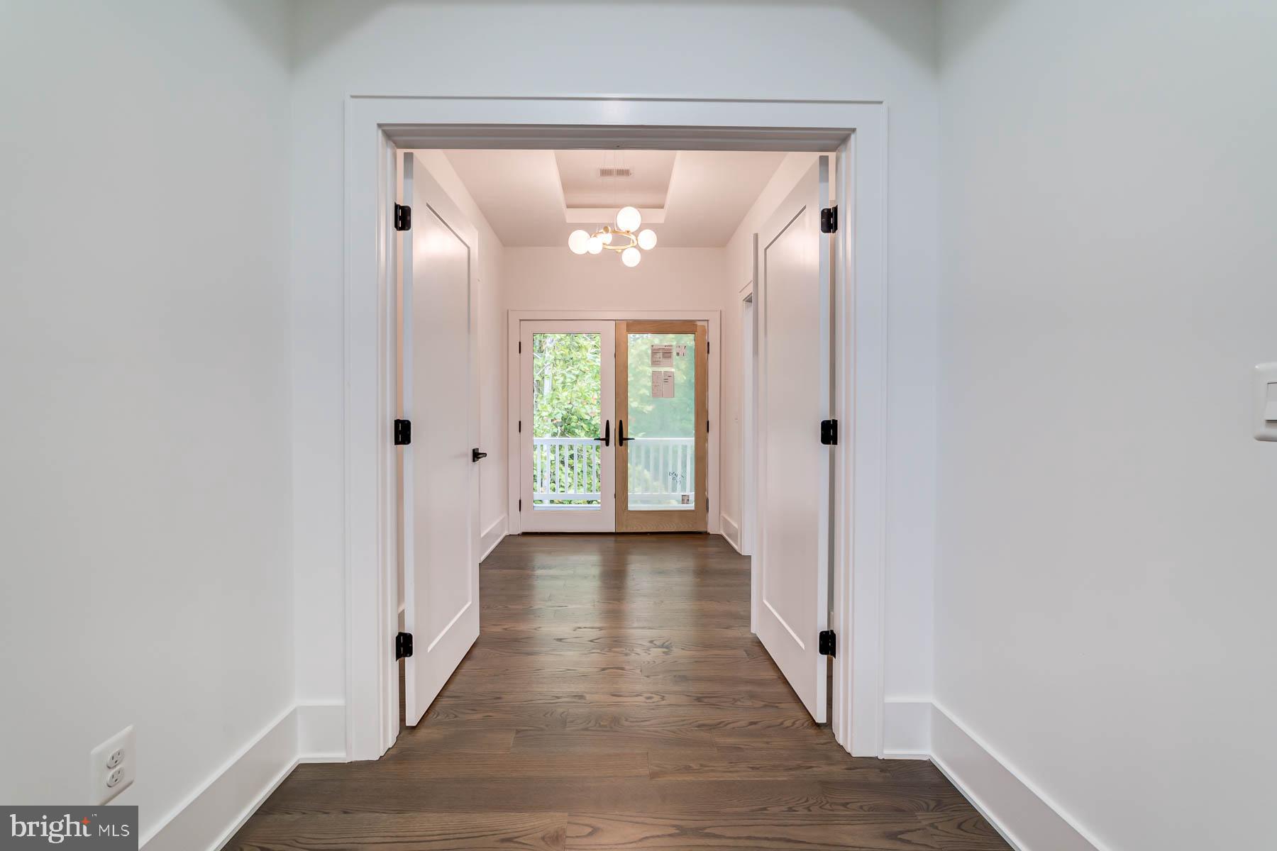 VIENNA WOODS - Residential