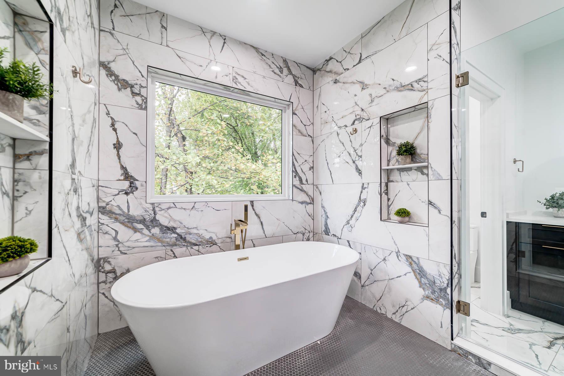 VIENNA WOODS - Residential