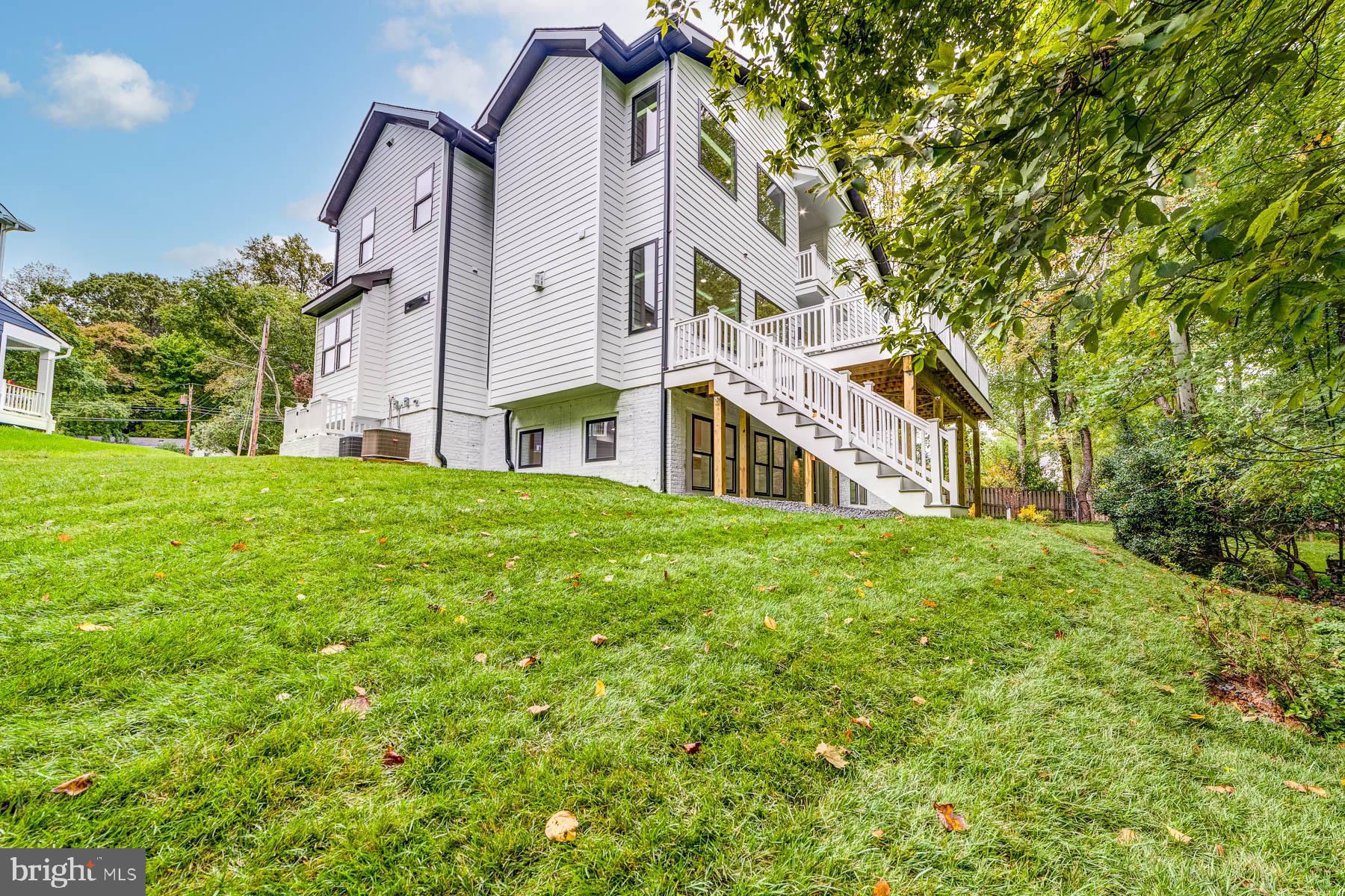 VIENNA WOODS - Residential