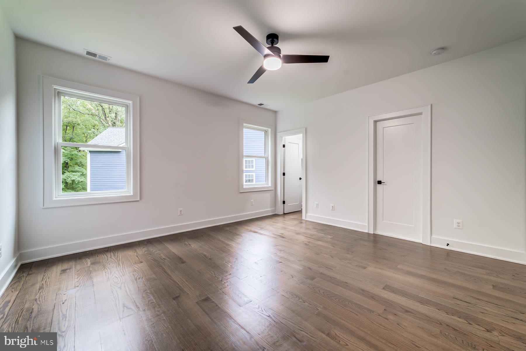 VIENNA WOODS - Residential