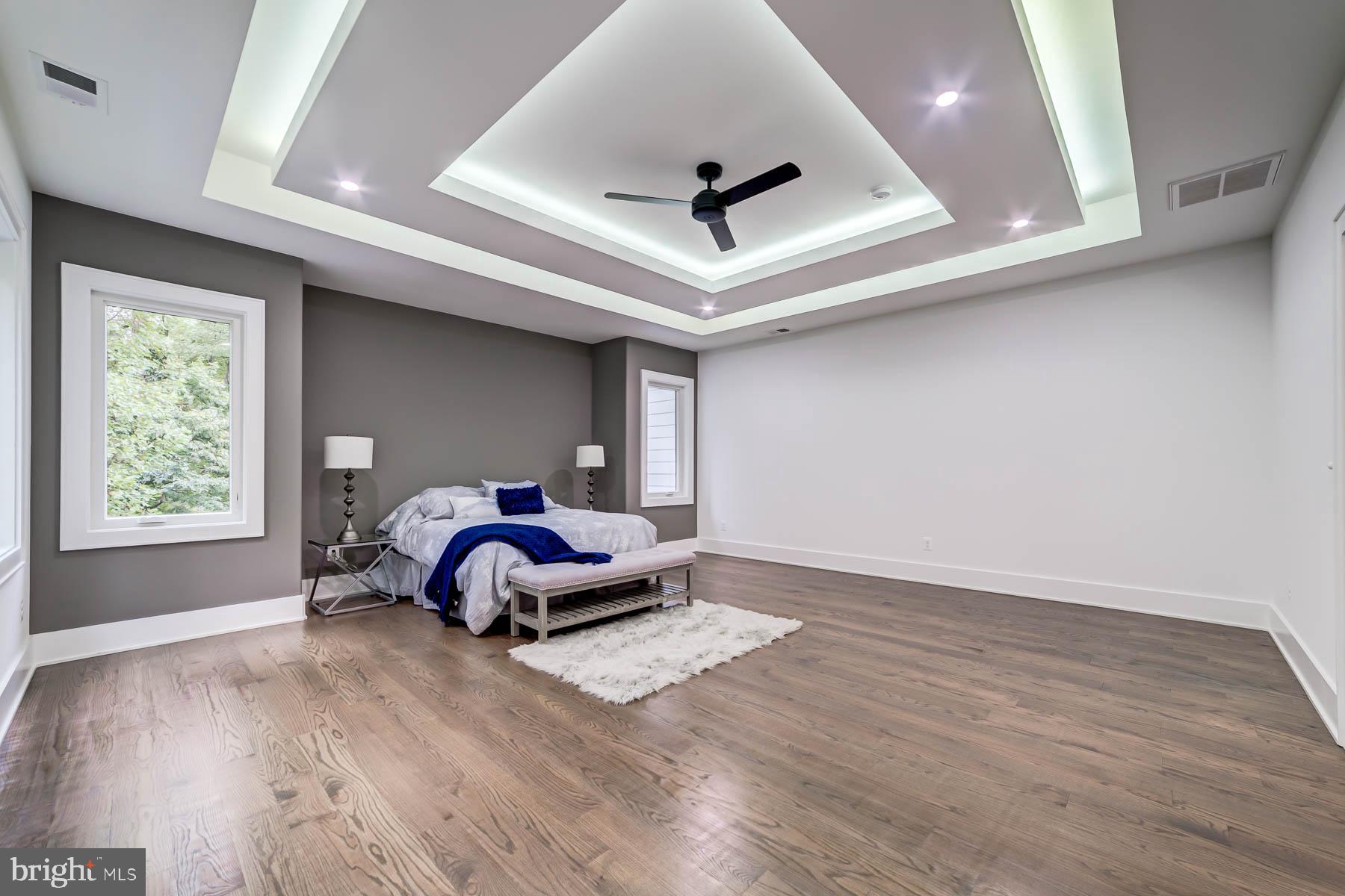 VIENNA WOODS - Residential