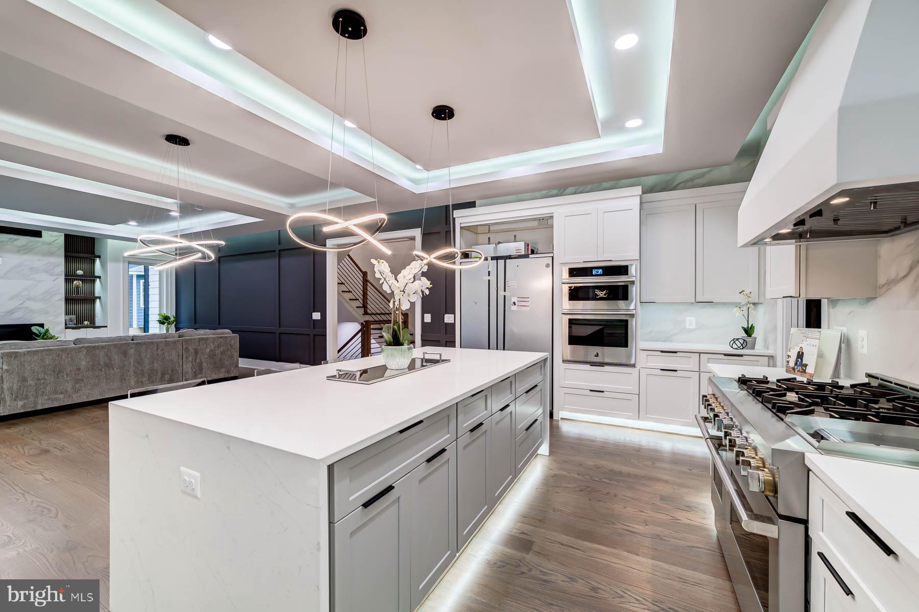 VIENNA WOODS - Residential