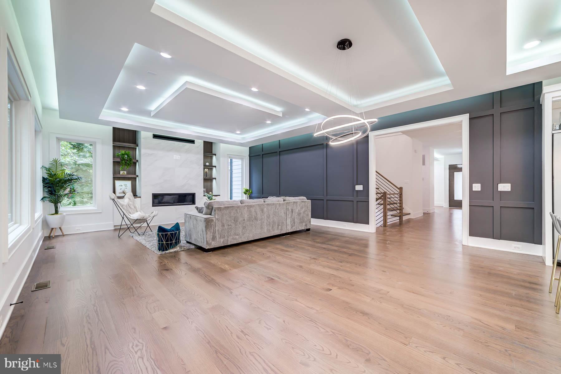 VIENNA WOODS - Residential