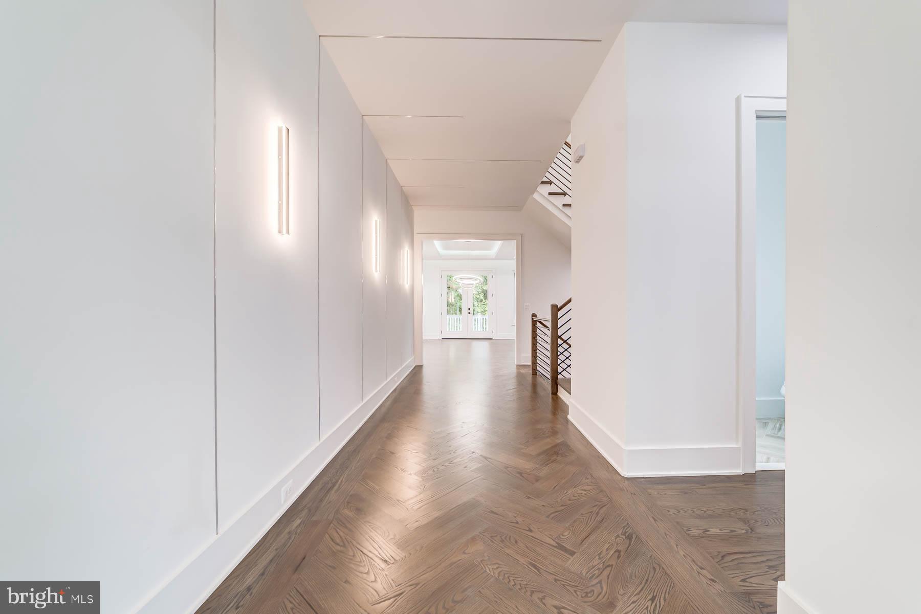 VIENNA WOODS - Residential