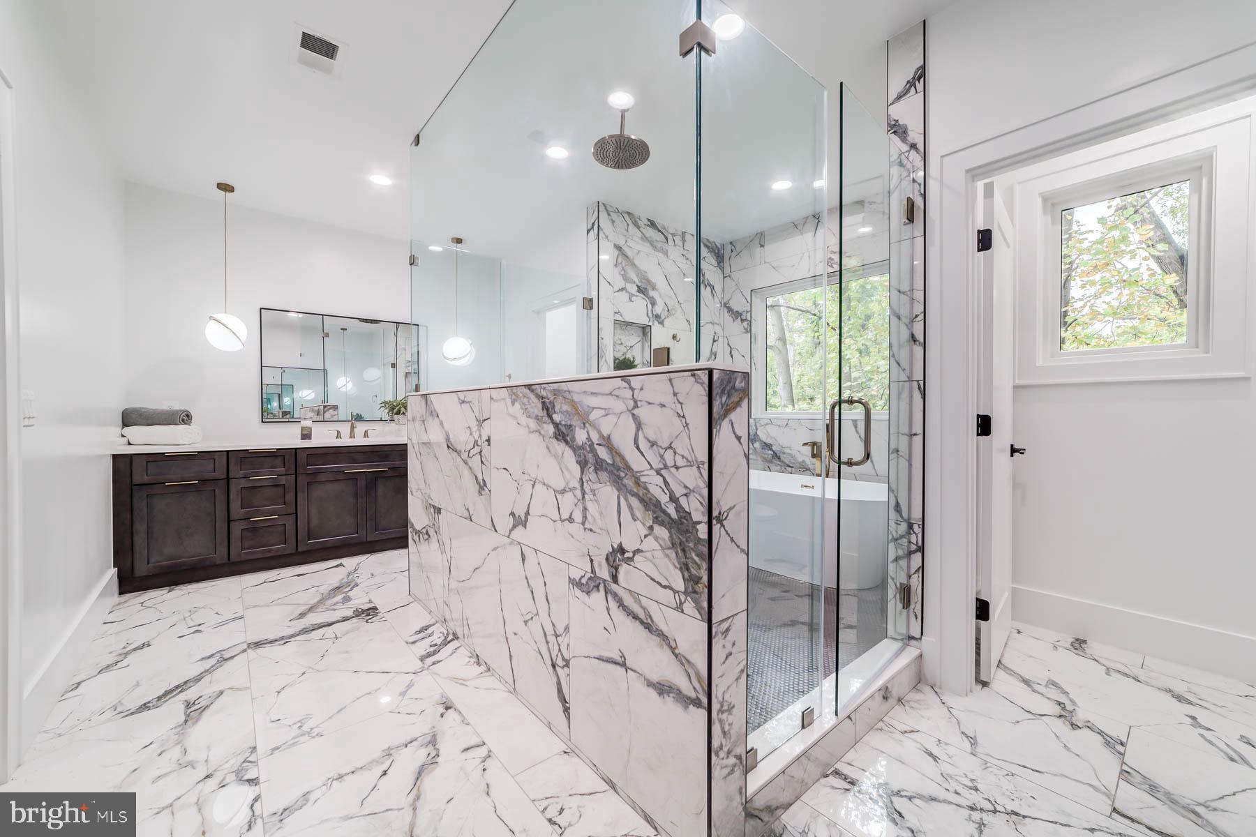 VIENNA WOODS - Residential