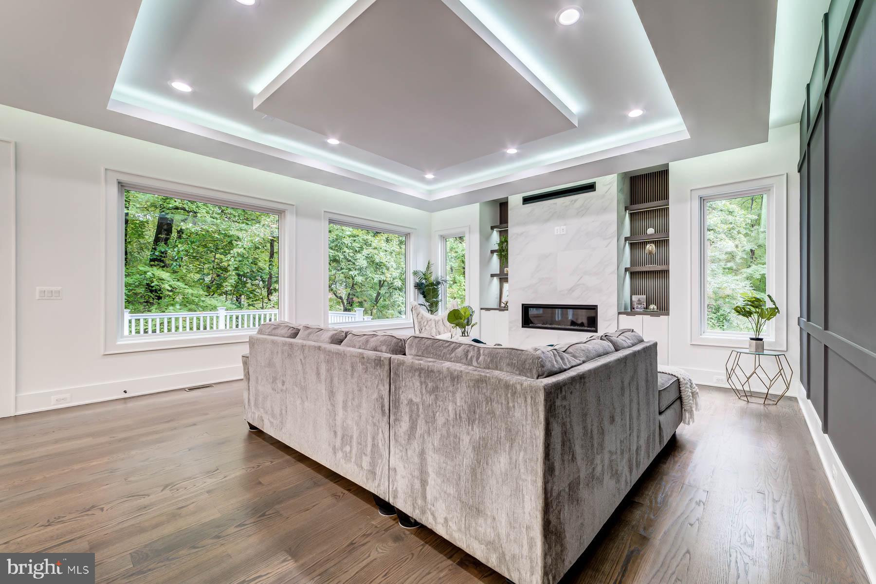 VIENNA WOODS - Residential