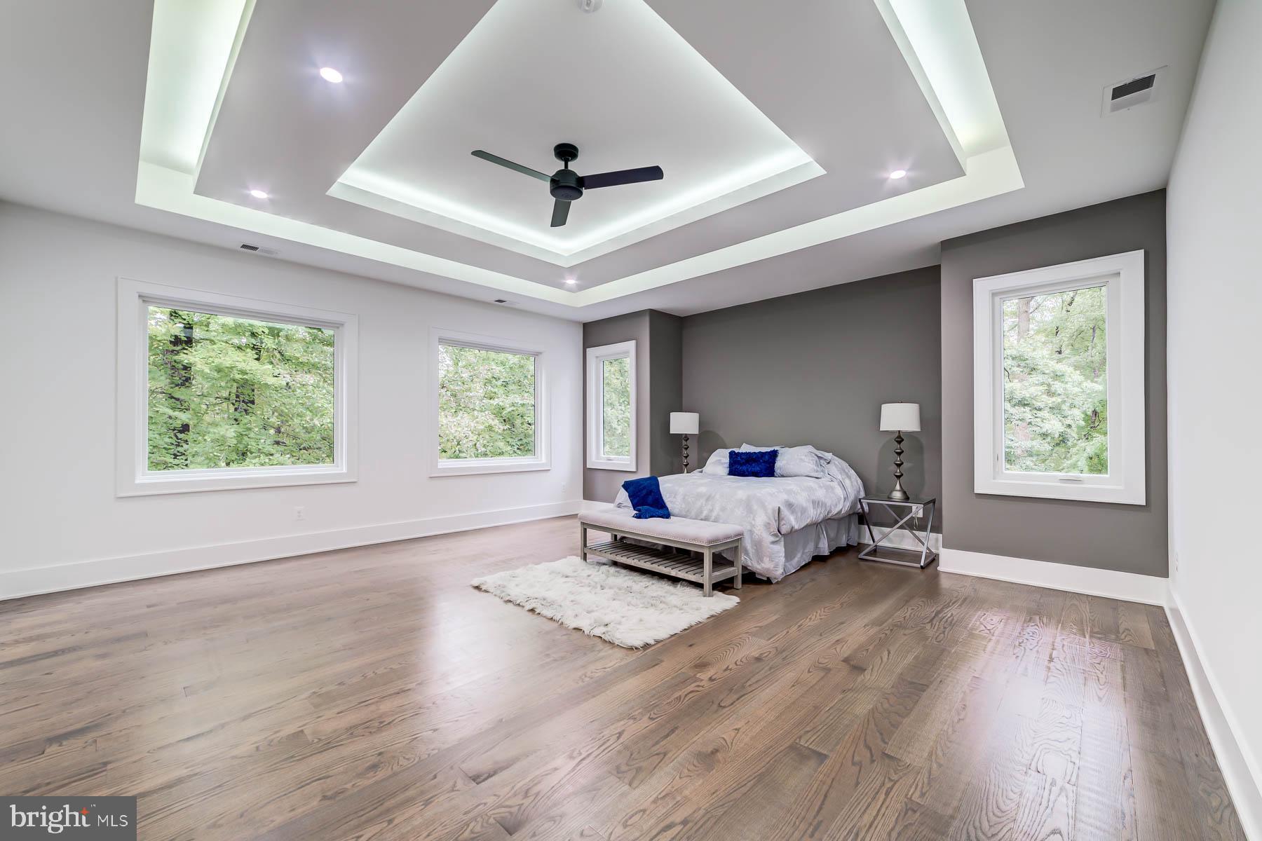 VIENNA WOODS - Residential