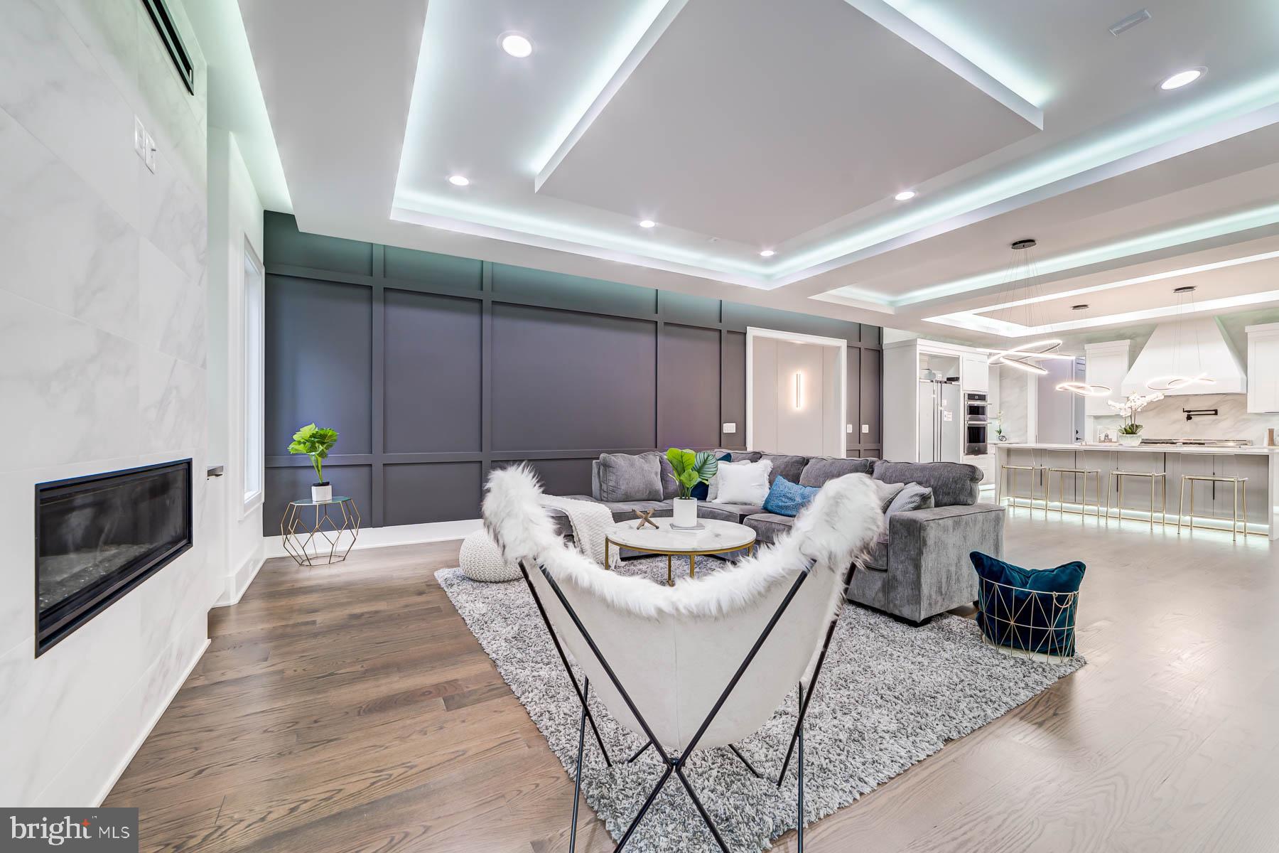 VIENNA WOODS - Residential