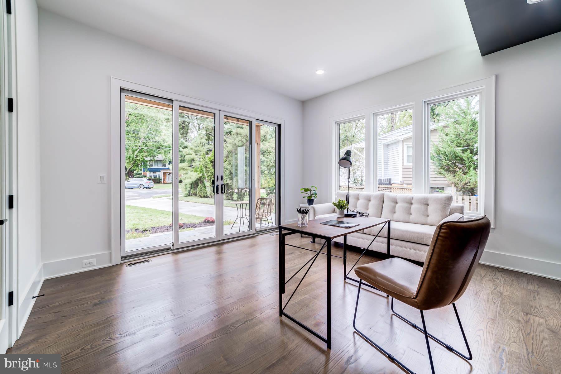 VIENNA WOODS - Residential