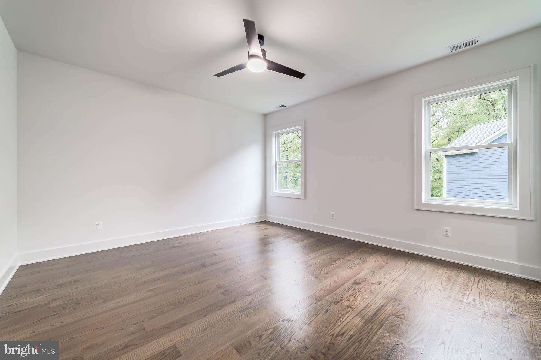 VIENNA WOODS - Residential