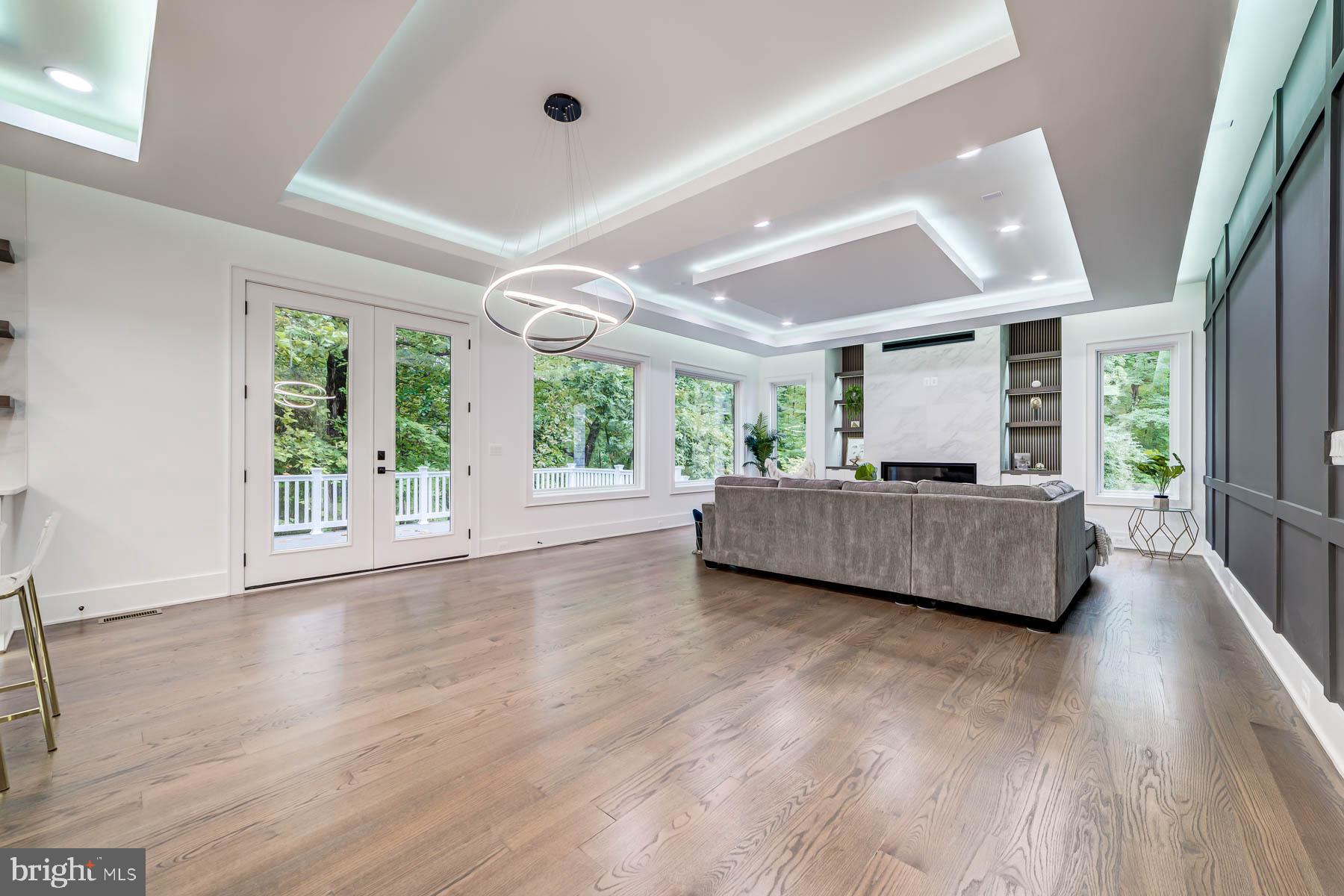 VIENNA WOODS - Residential