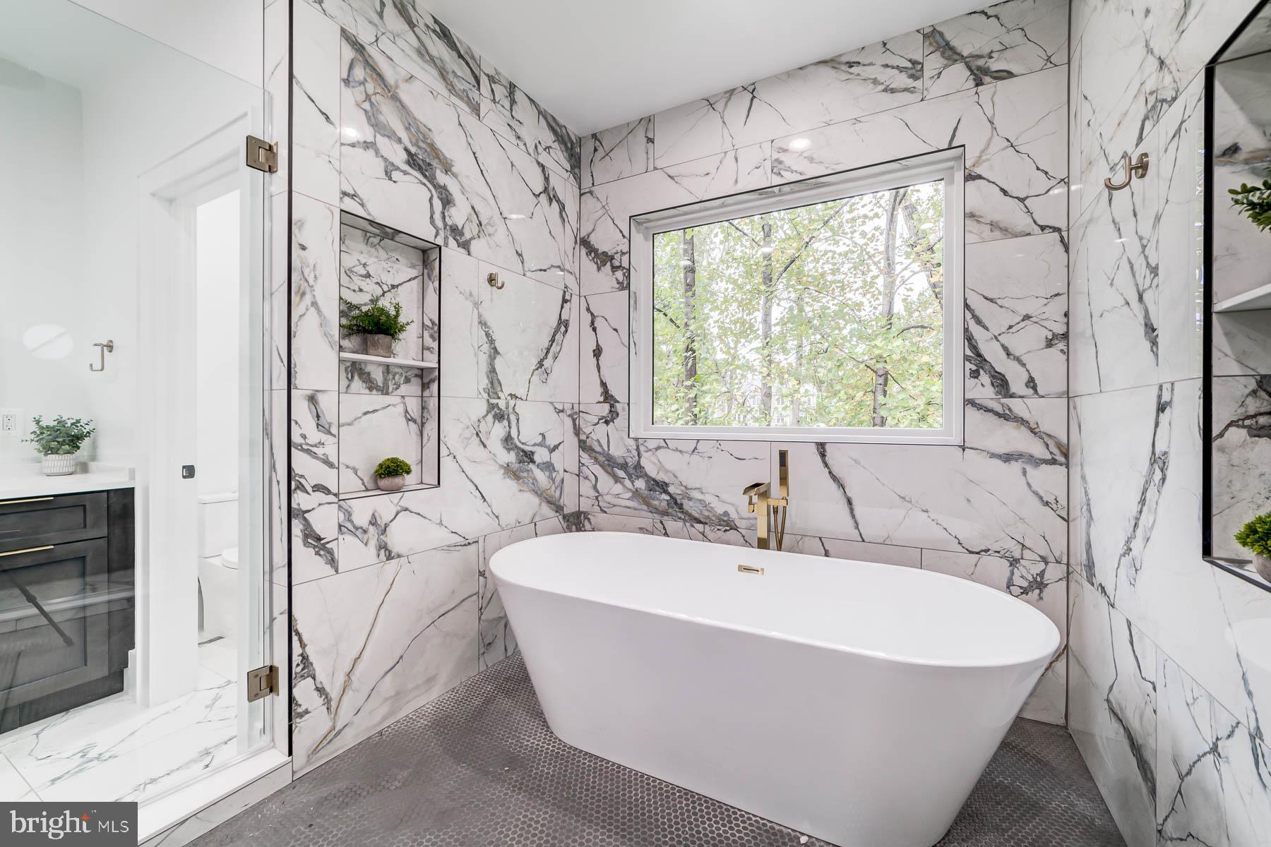 VIENNA WOODS - Residential