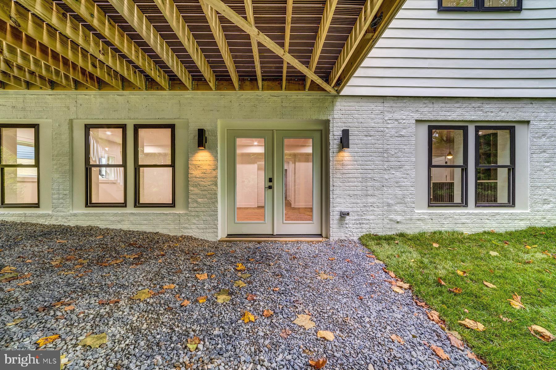 VIENNA WOODS - Residential