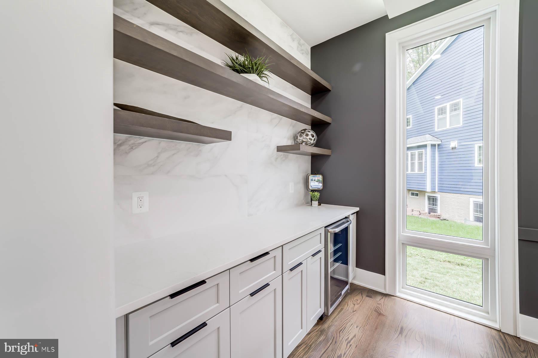 VIENNA WOODS - Residential